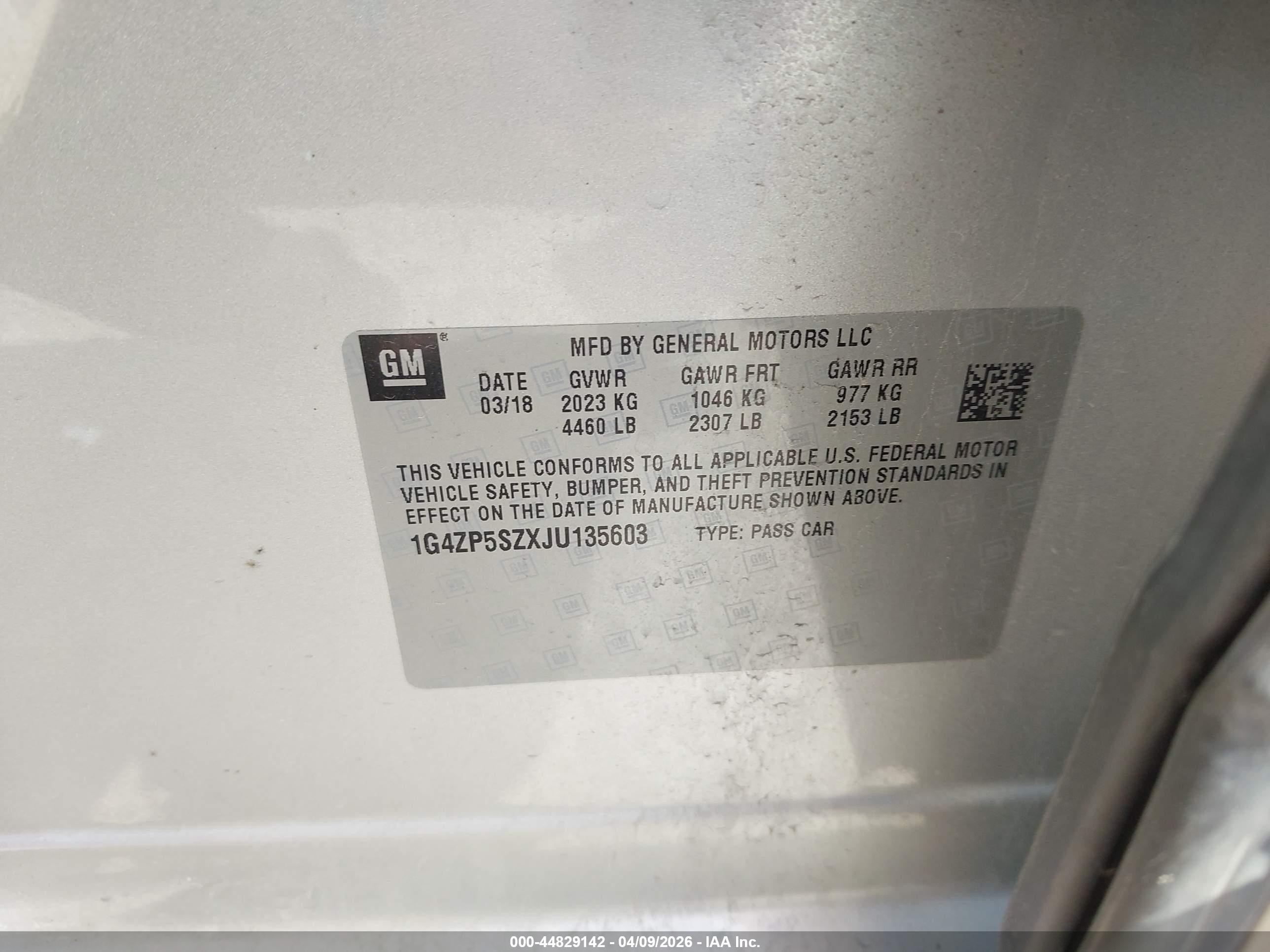 2018 Buick Lacrosse Essence Silver vin: 1G4ZP5SZXJU135603