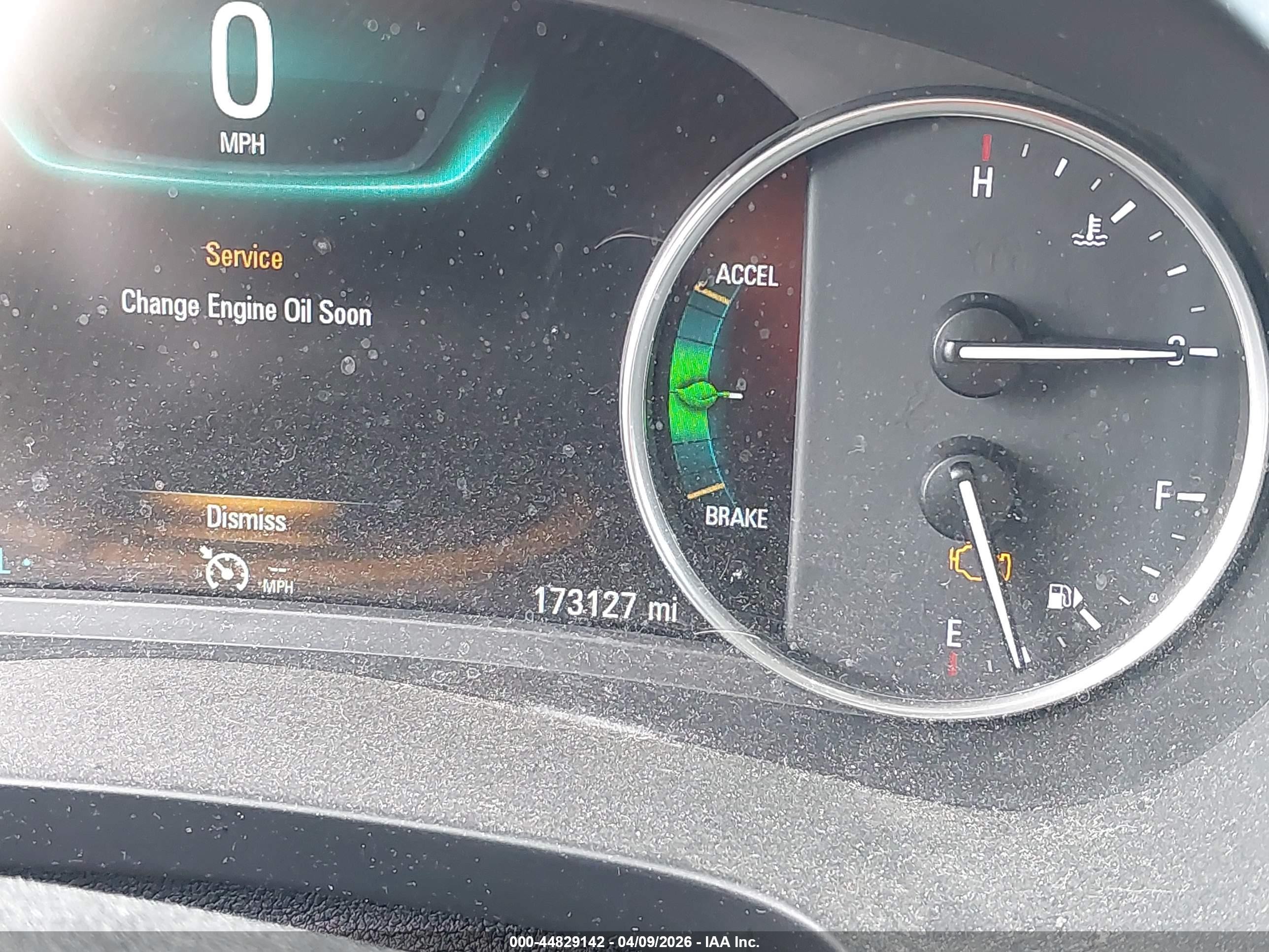 2018 Buick Lacrosse Essence Silver vin: 1G4ZP5SZXJU135603