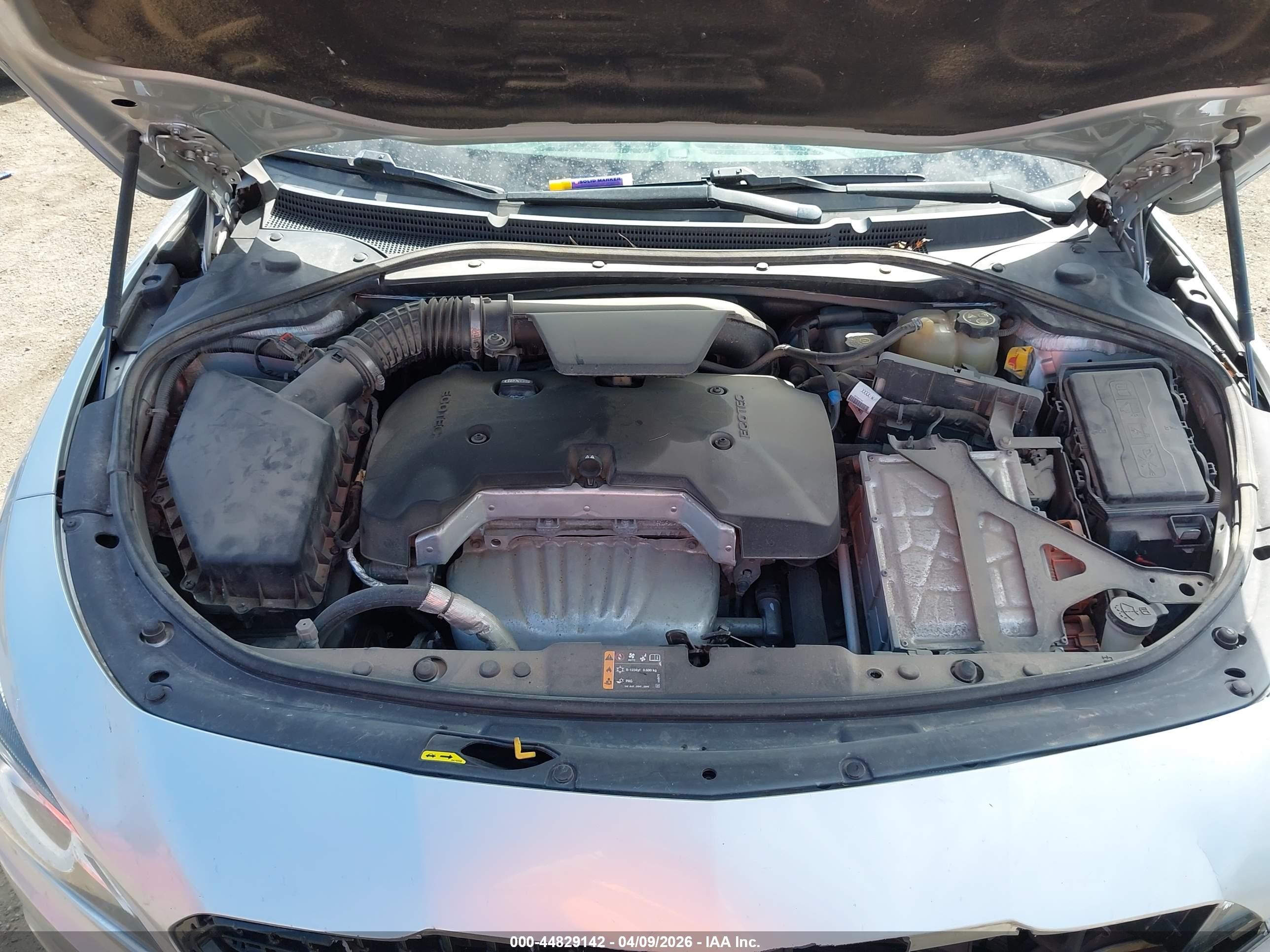 2018 Buick Lacrosse Essence Silver vin: 1G4ZP5SZXJU135603