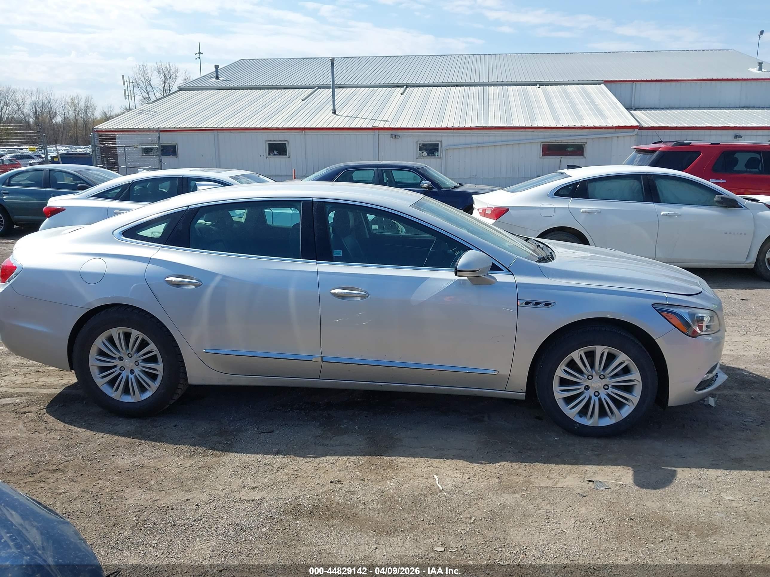2018 Buick Lacrosse Essence Silver vin: 1G4ZP5SZXJU135603