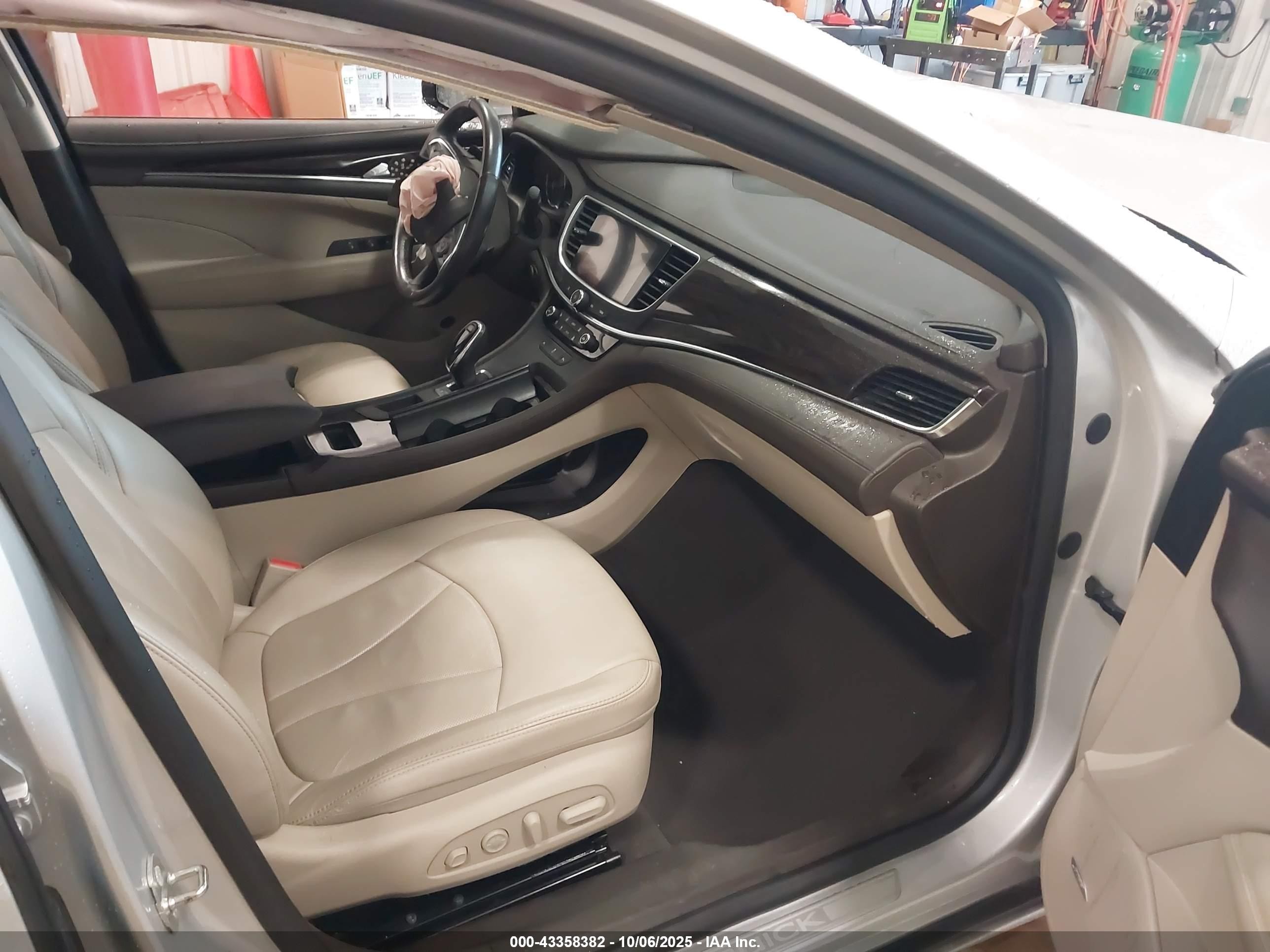 2018 Buick Lacrosse Premium Silver vin: 1G4ZR5SS1JU129198