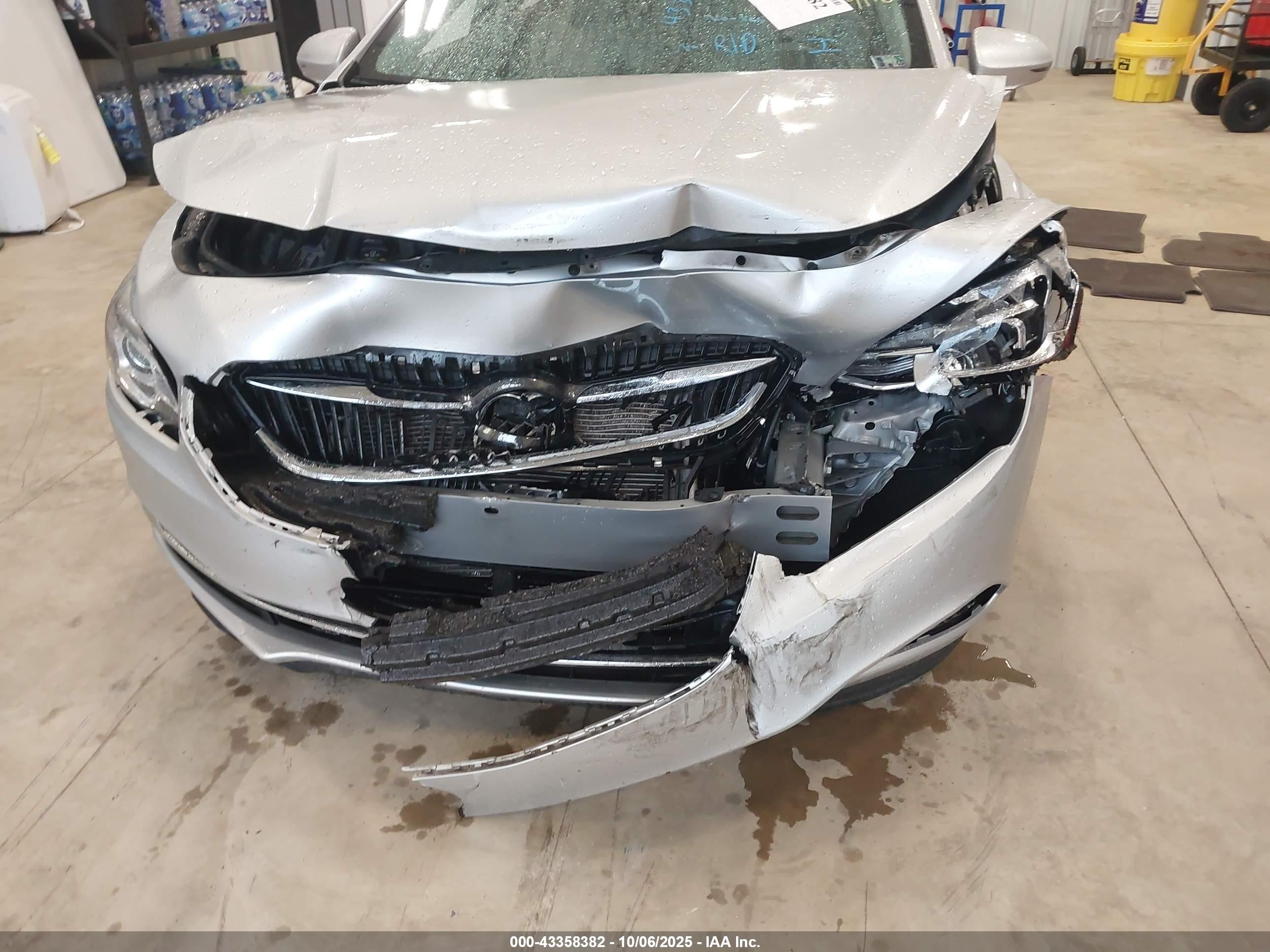 2018 Buick Lacrosse Premium Silver vin: 1G4ZR5SS1JU129198