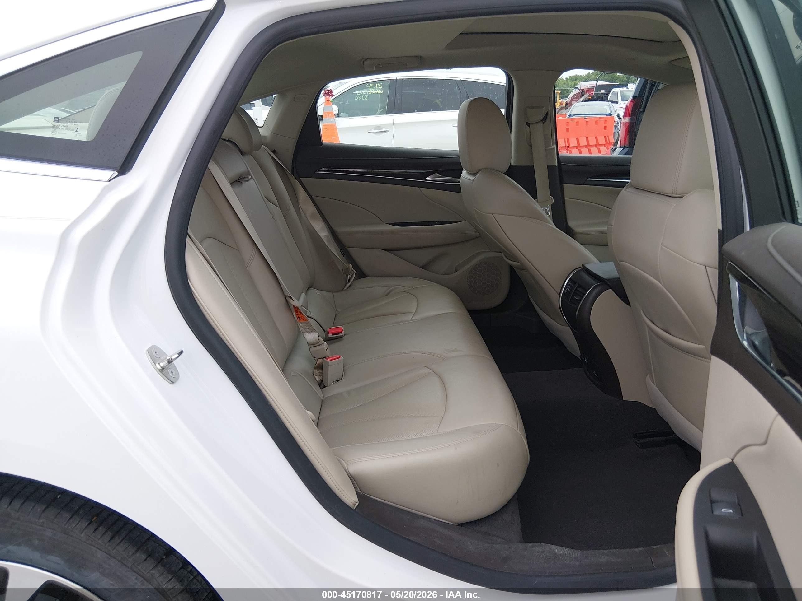 2017 Buick Lacrosse Premium White vin: 1G4ZR5SS9HU152240