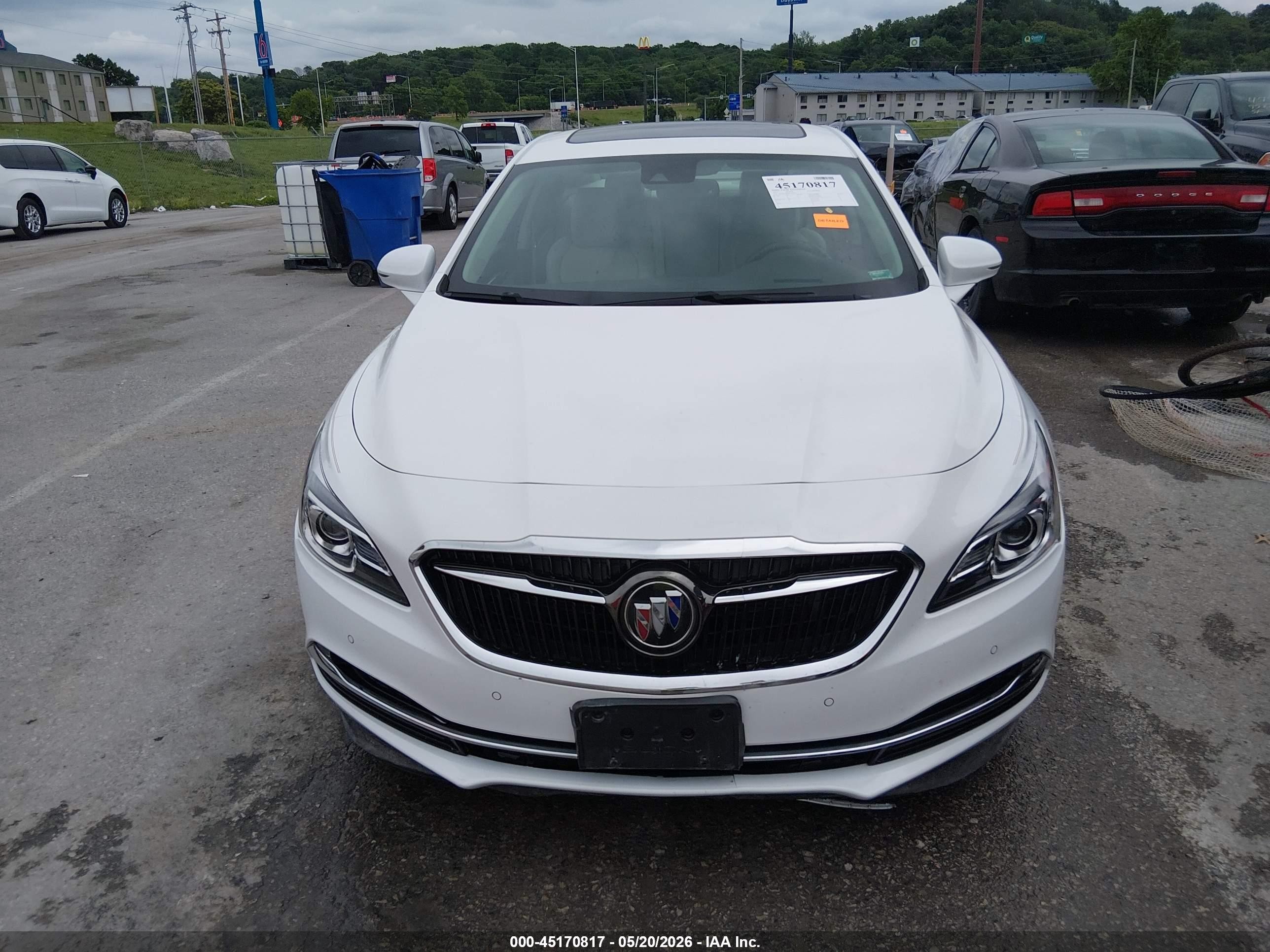 2017 Buick Lacrosse Premium White vin: 1G4ZR5SS9HU152240