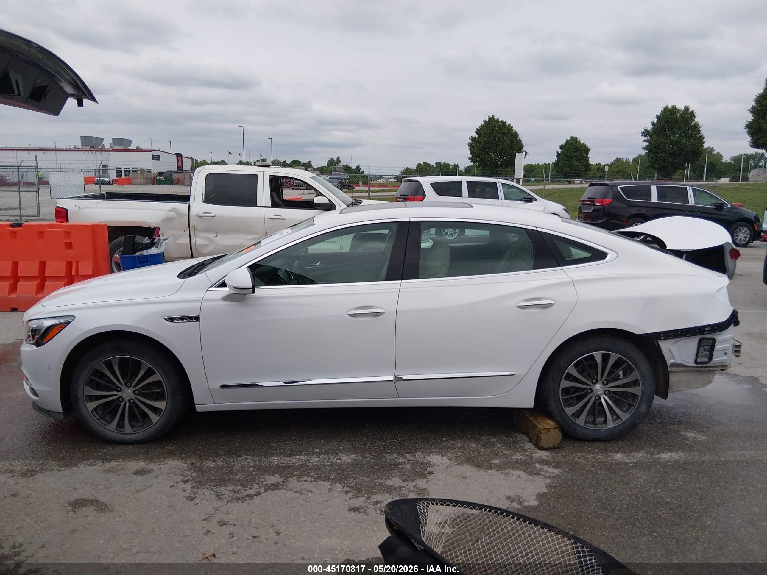 2017 Buick Lacrosse Premium White vin: 1G4ZR5SS9HU152240