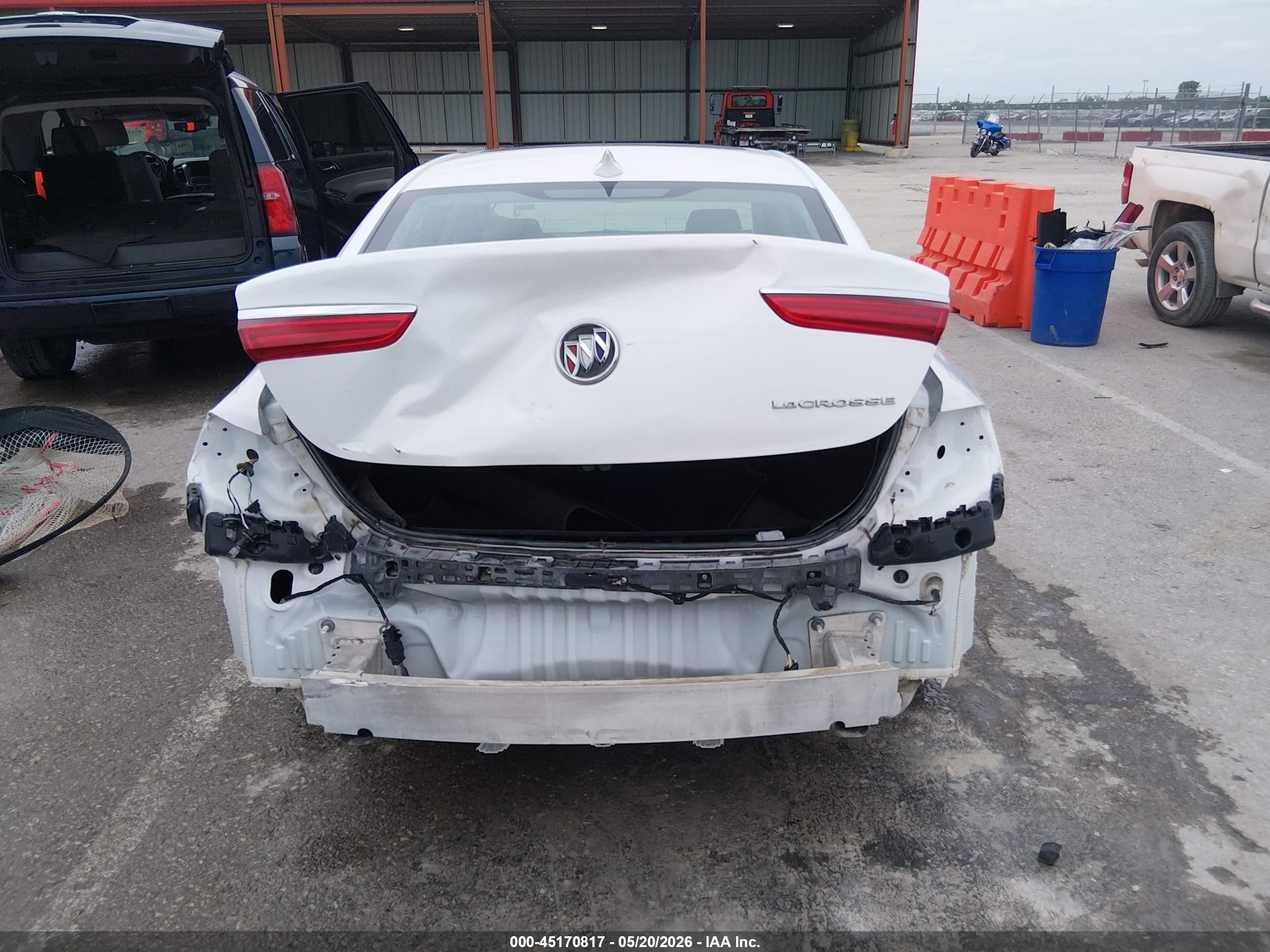 2017 Buick Lacrosse Premium White vin: 1G4ZR5SS9HU152240
