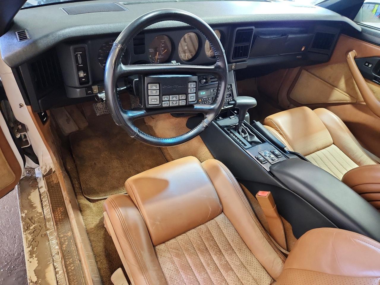 1989 Pontiac Firebird Trans Am White vin: 1G5FW2176KL243126