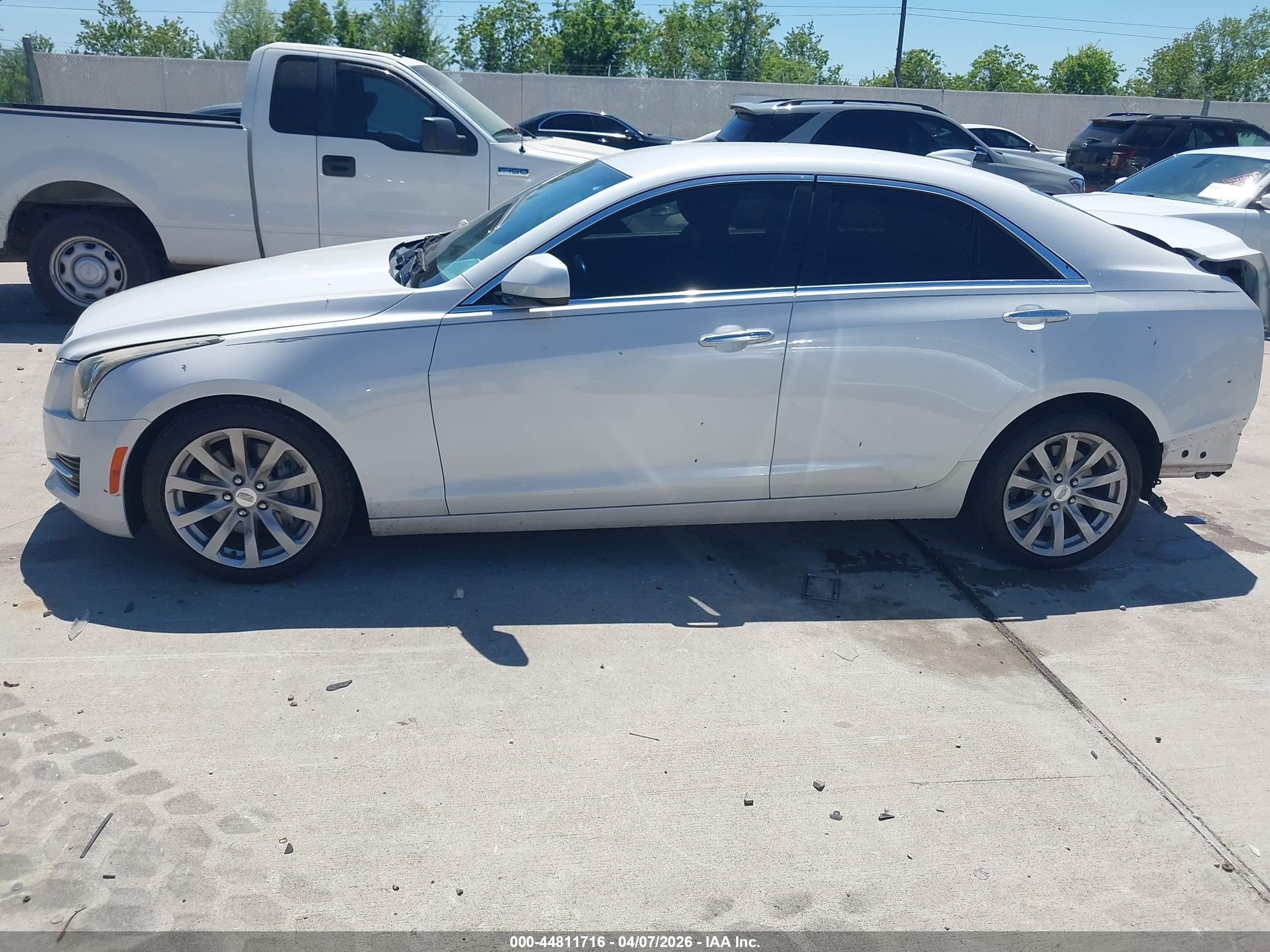 2017 Cadillac Ats Standard Белый vin: 1G6AA5RX0H0160926