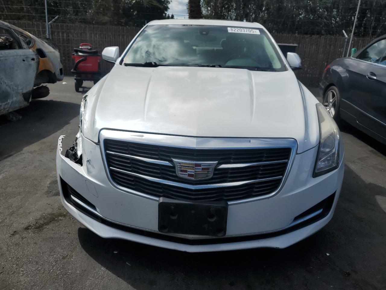 2018 Cadillac Ats Белый vin: 1G6AA5RX4J0181347