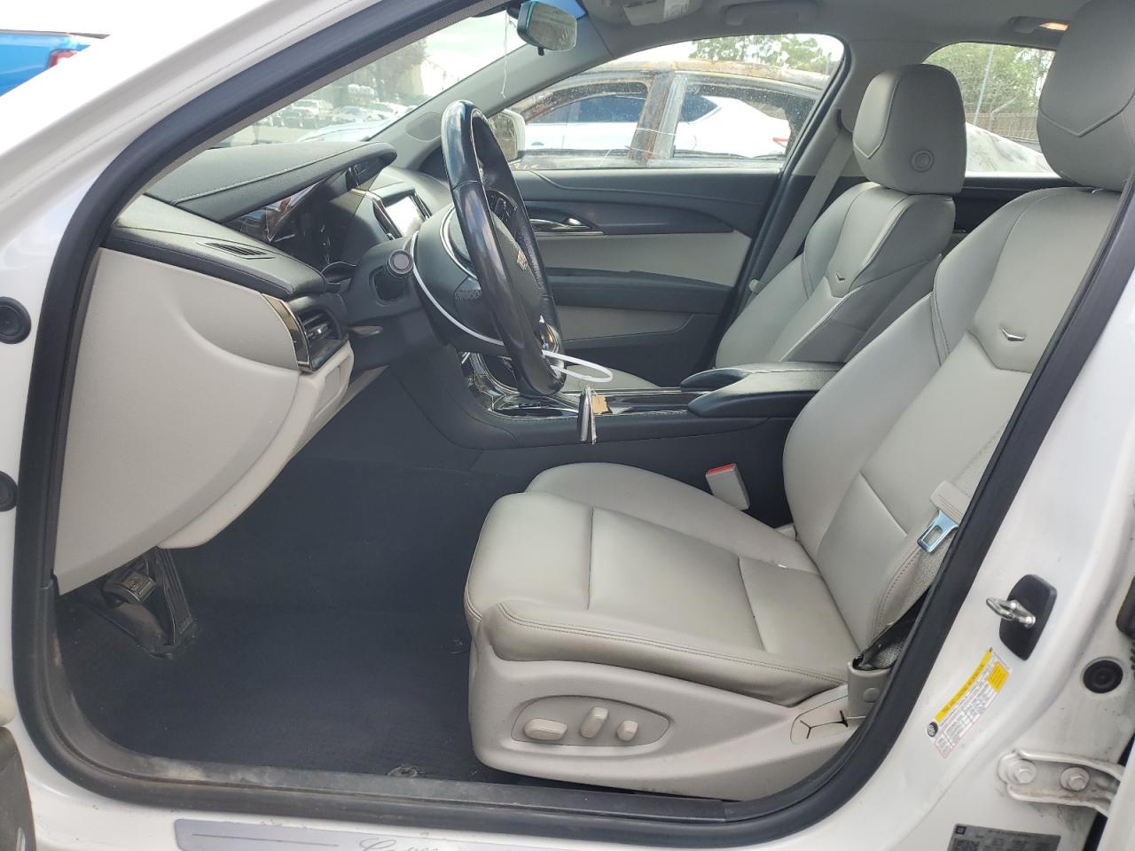 2018 Cadillac Ats Белый vin: 1G6AA5RX4J0181347