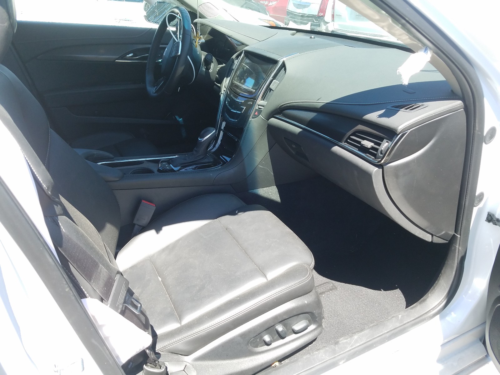 2018 Cadillac Ats  Белый vin: 1G6AA5RX5J0176903
