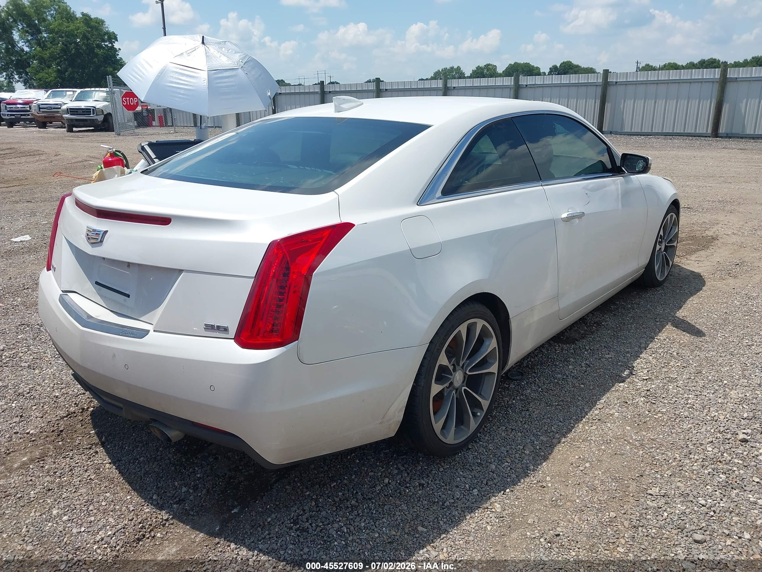 2015 Cadillac Ats Luxury White vin: 1G6AB1R39F0137130