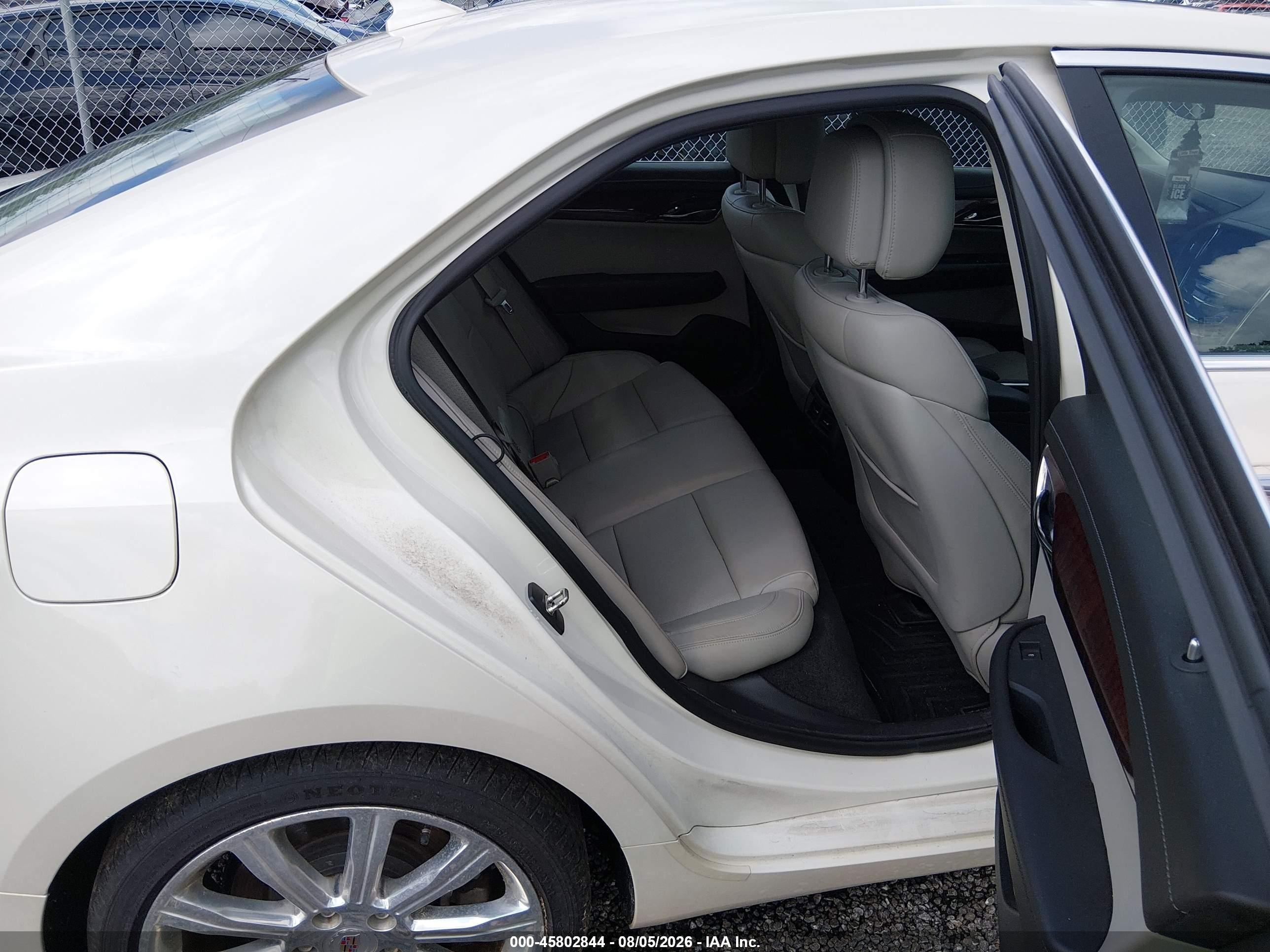 2014 Cadillac Ats Luxury White vin: 1G6AB5RX9E0107862