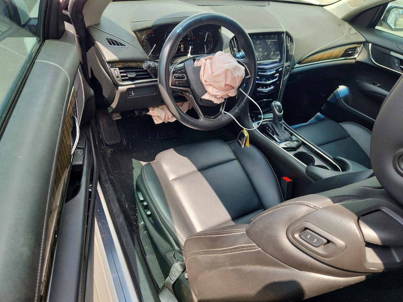 2018 Cadillac Ats White vin: 1G6AE1RX8J0130642