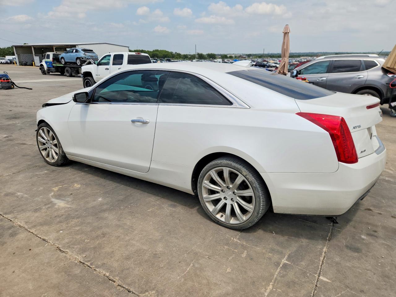2018 Cadillac Ats White vin: 1G6AE1RX8J0130642