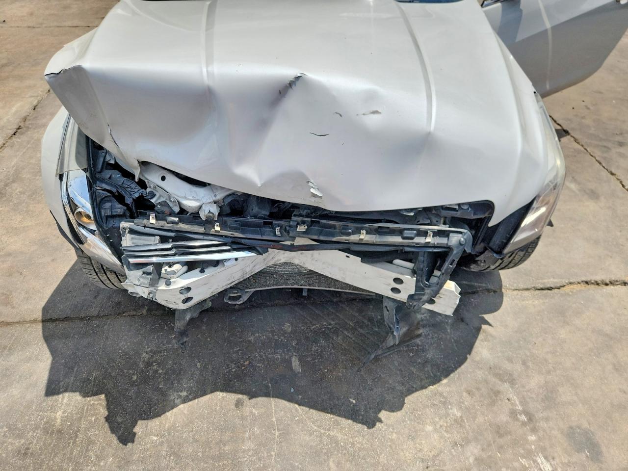 2018 Cadillac Ats White vin: 1G6AE1RX8J0130642