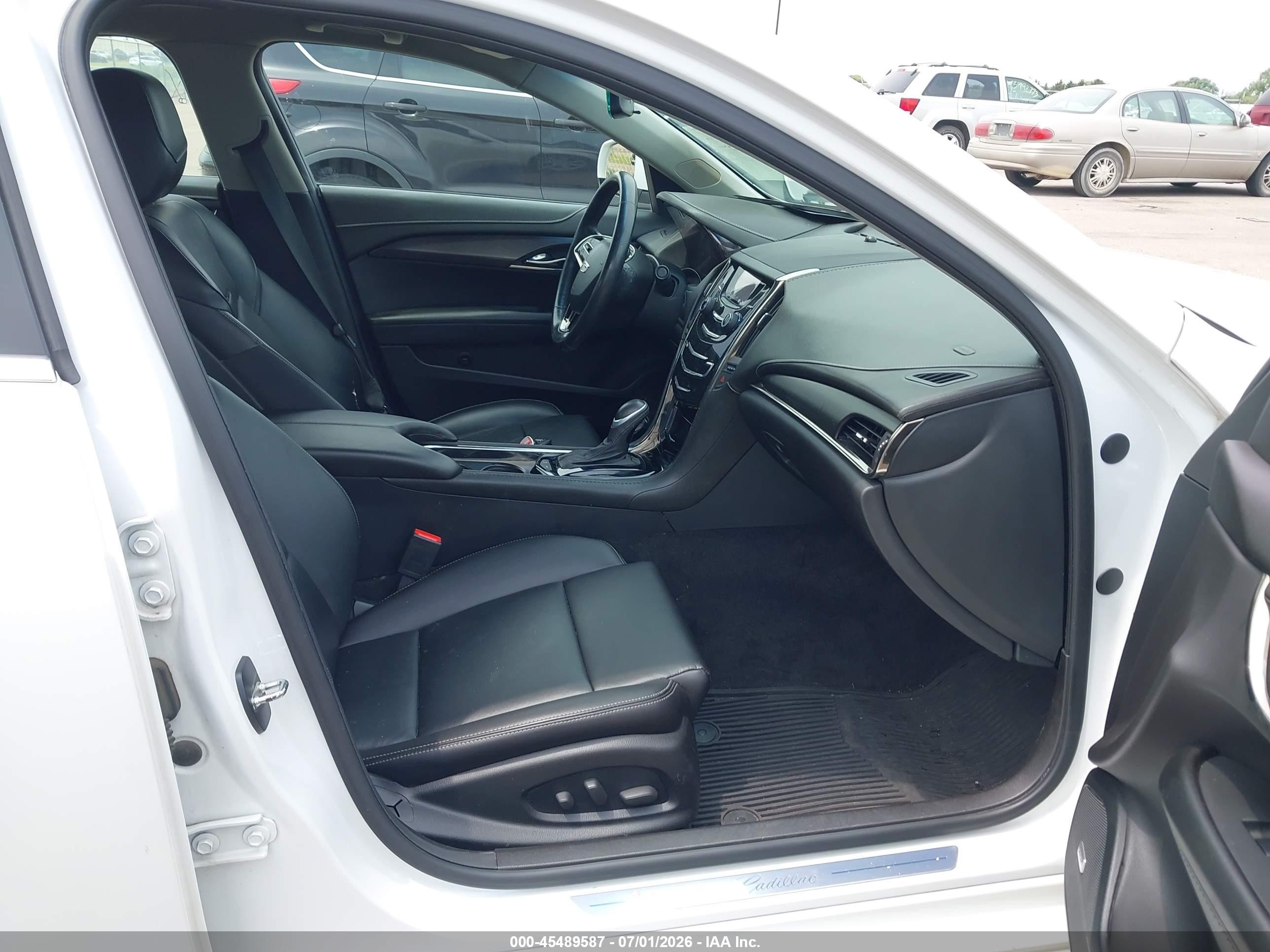 2015 Cadillac Ats Standard Белый vin: 1G6AG5RX2F0117703