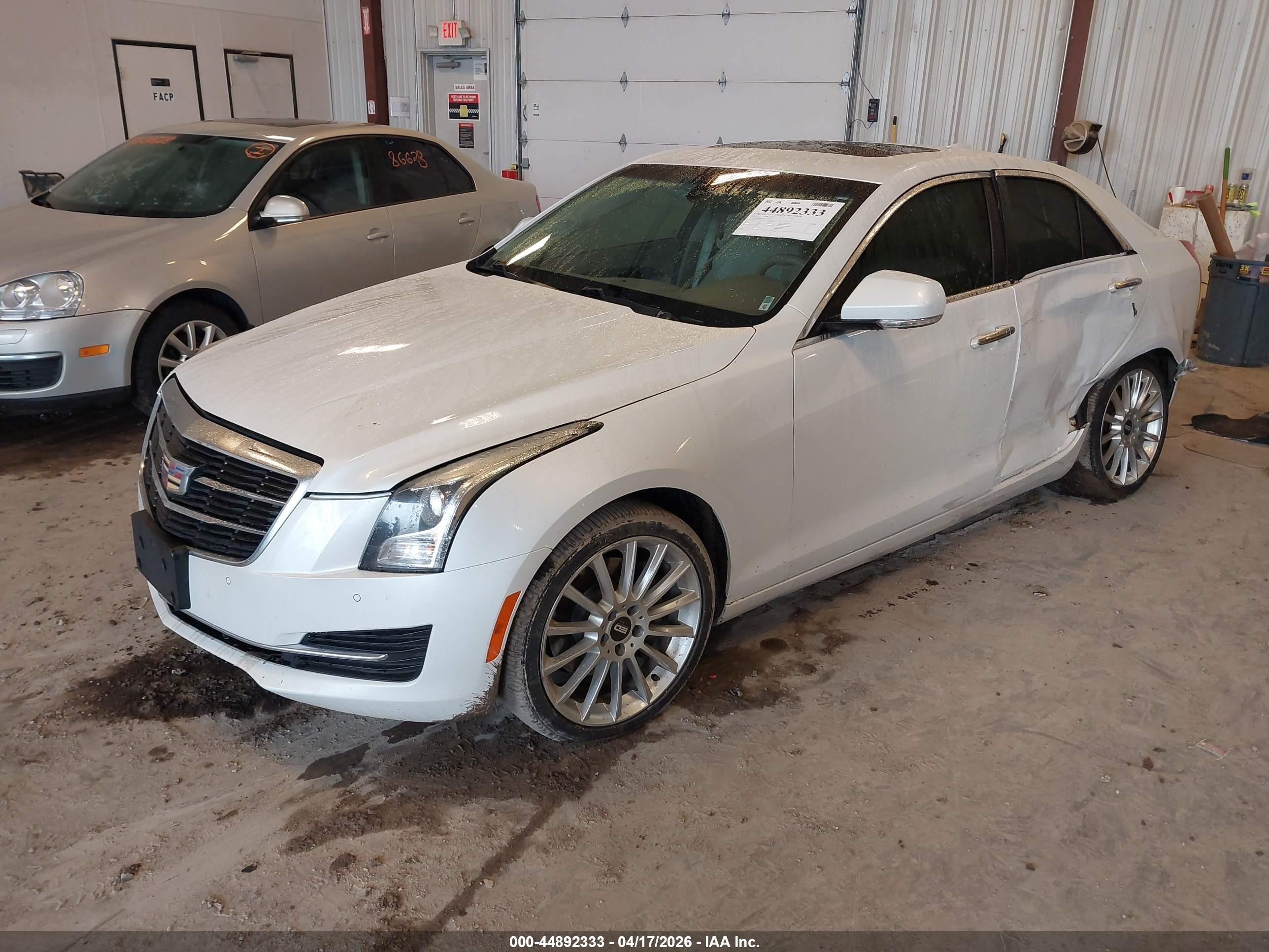 2015 Cadillac Ats Luxury Белый vin: 1G6AH5RX1F0108939