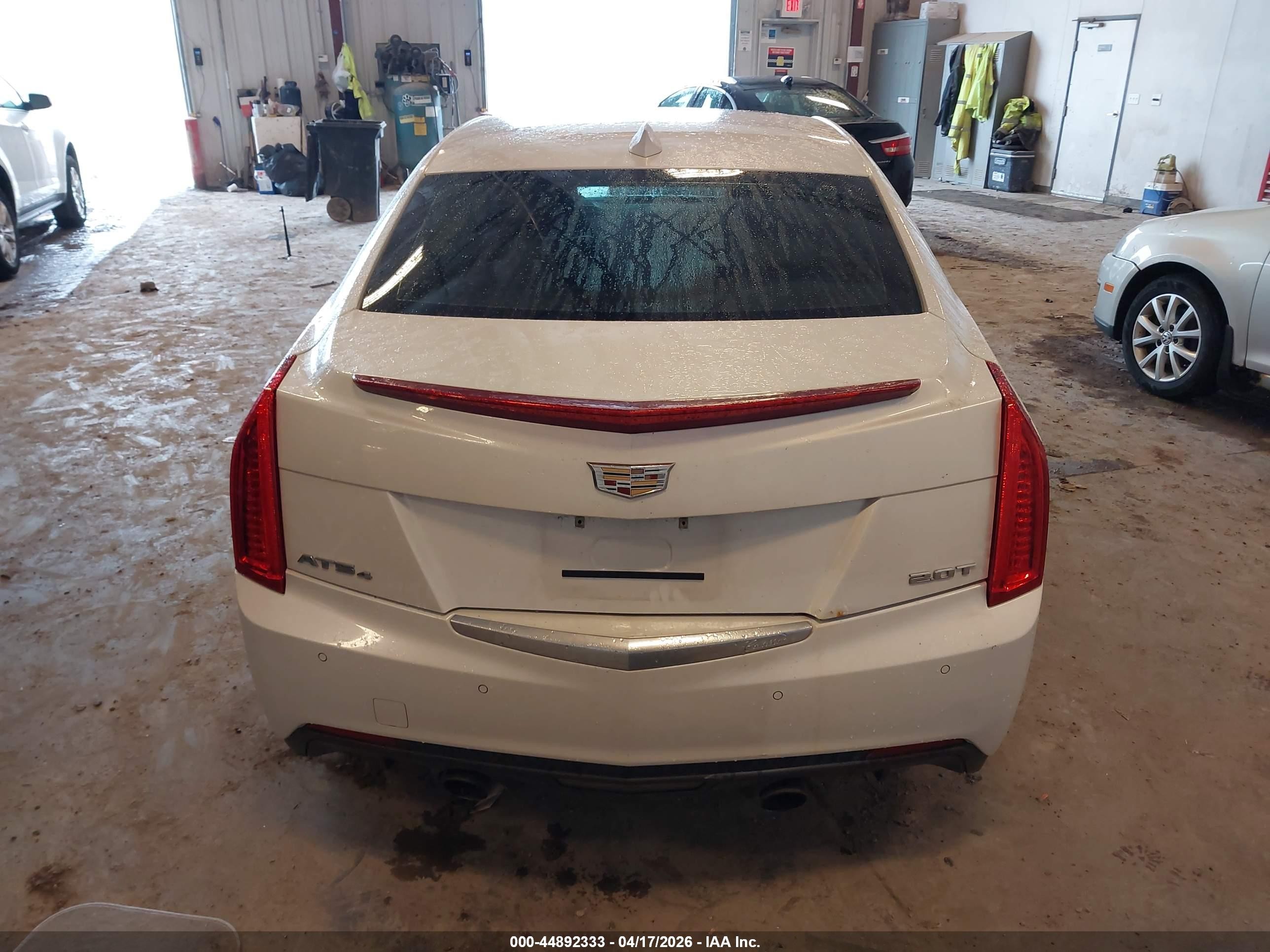 2015 Cadillac Ats Luxury Белый vin: 1G6AH5RX1F0108939