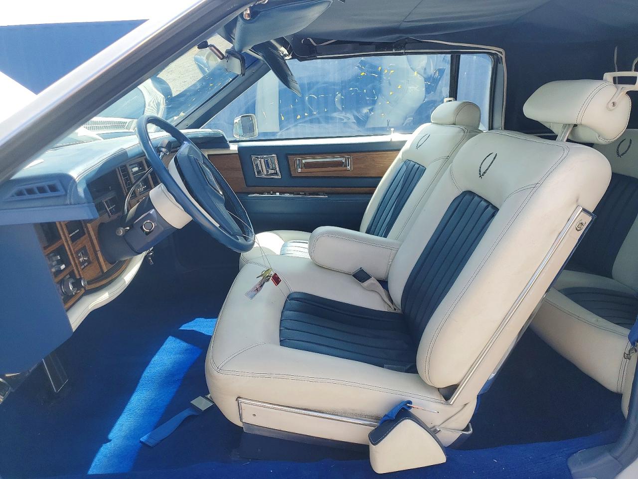 1984 Cadillac Eldorado Biarritz Белый vin: 1G6AL6782EE614748