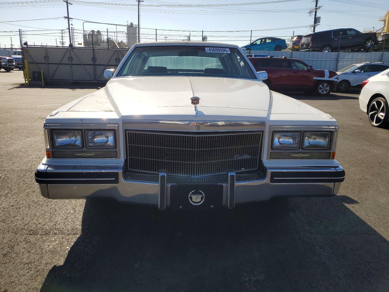 1984 Cadillac Deville White vin: 1G6AM6981E9005492