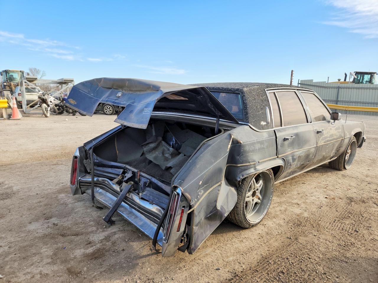 1984 Cadillac Deville Blue vin: 1G6AM6986E9043381