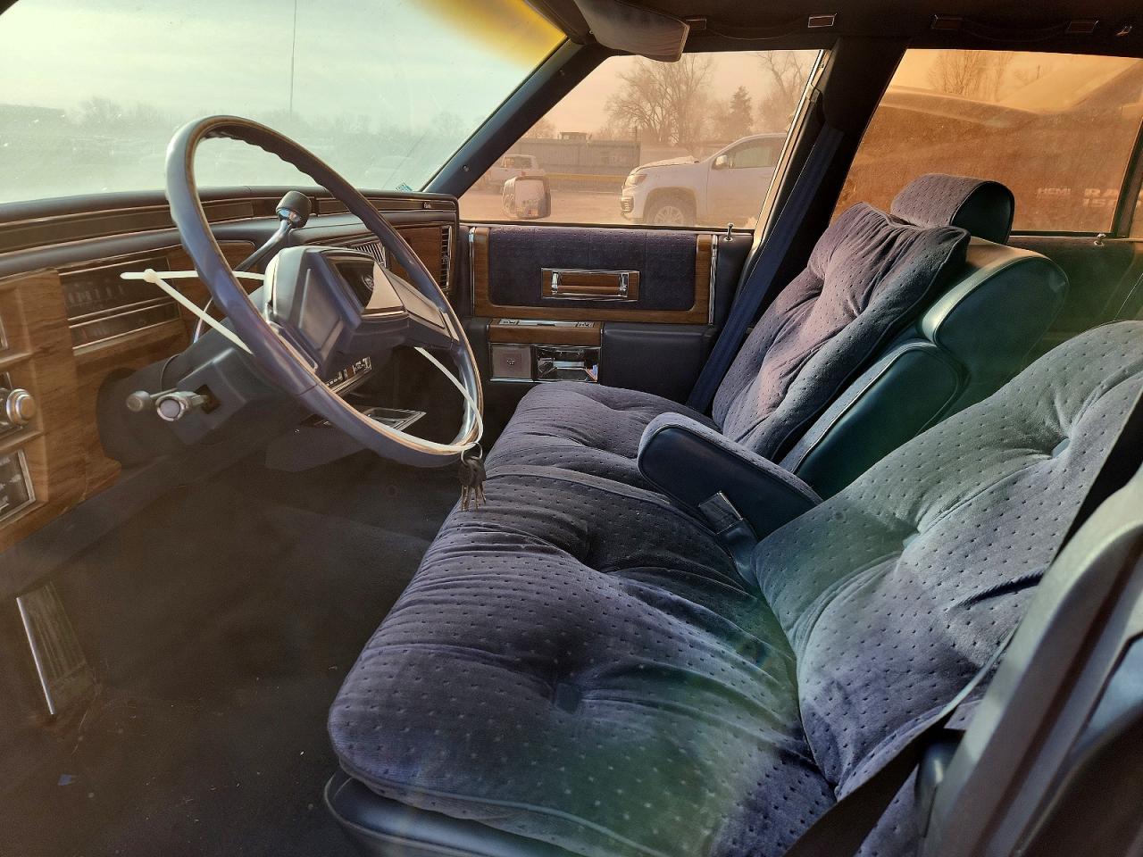 1984 Cadillac Deville Blue vin: 1G6AM6986E9043381