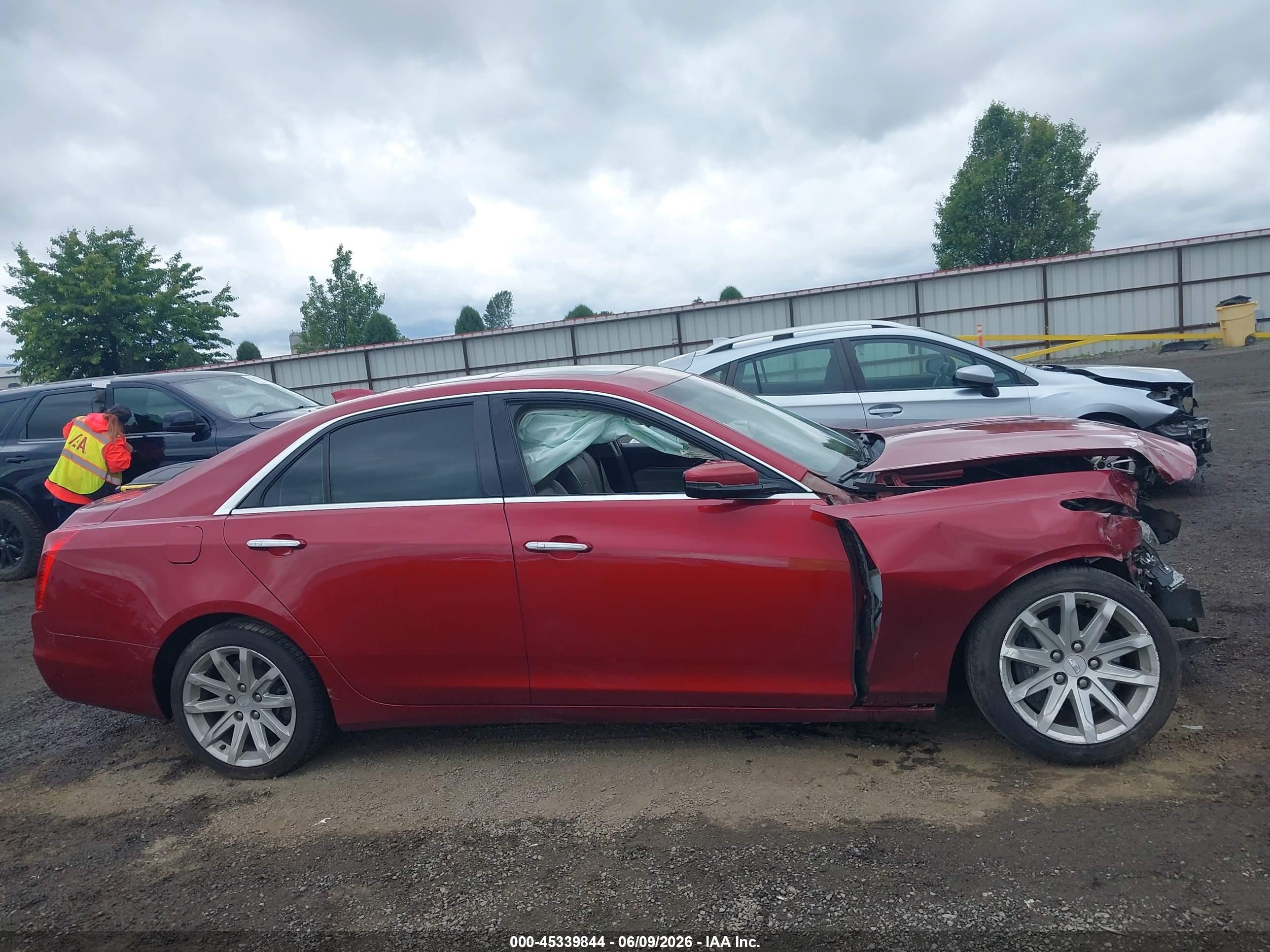 2015 Cadillac Cts Luxury Red vin: 1G6AR5S3XF0131852