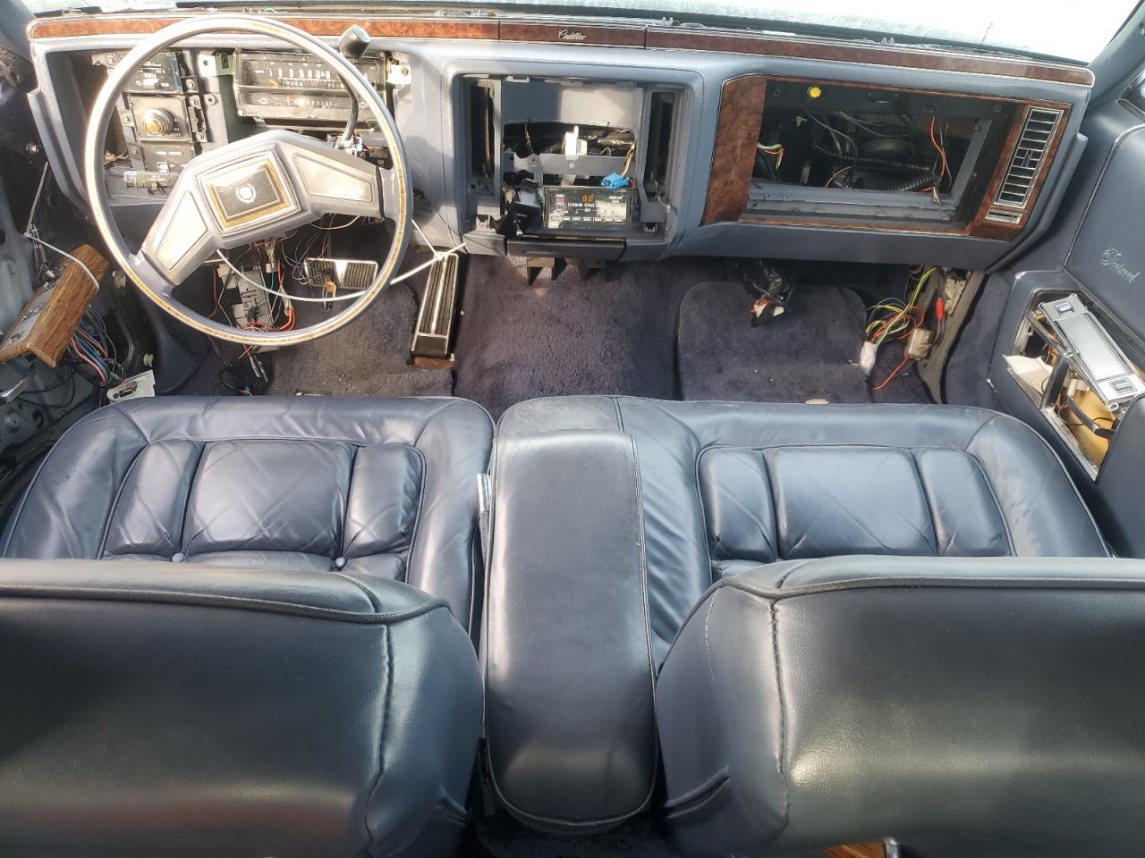 1984 Cadillac Fleetwood Brougham Blue vin: 1G6AW478XE9072013