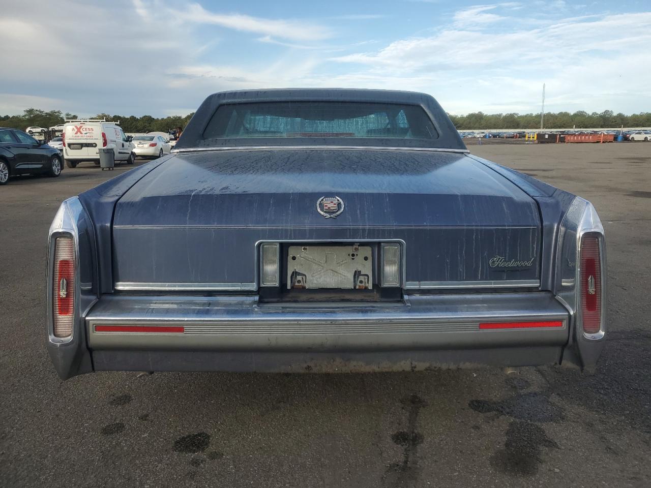 1984 Cadillac Fleetwood Brougham Blue vin: 1G6AW478XE9072013