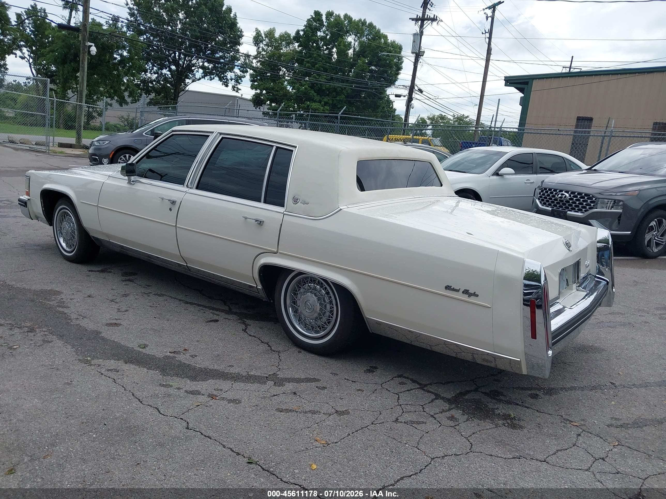 1984 Cadillac Fleetwood Brougham White vin: 1G6AW6982E9023106