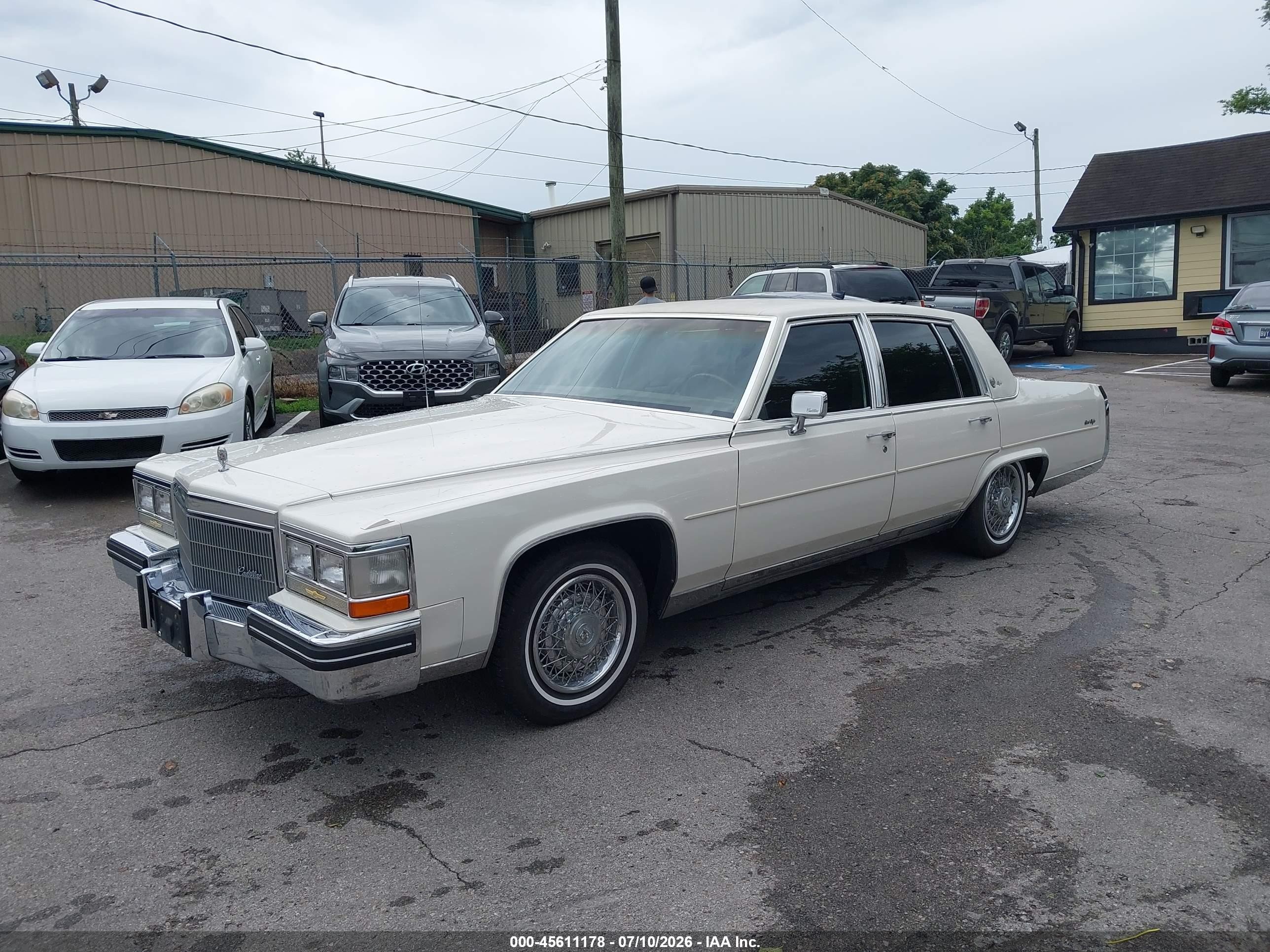 1984 Cadillac Fleetwood Brougham White vin: 1G6AW6982E9023106