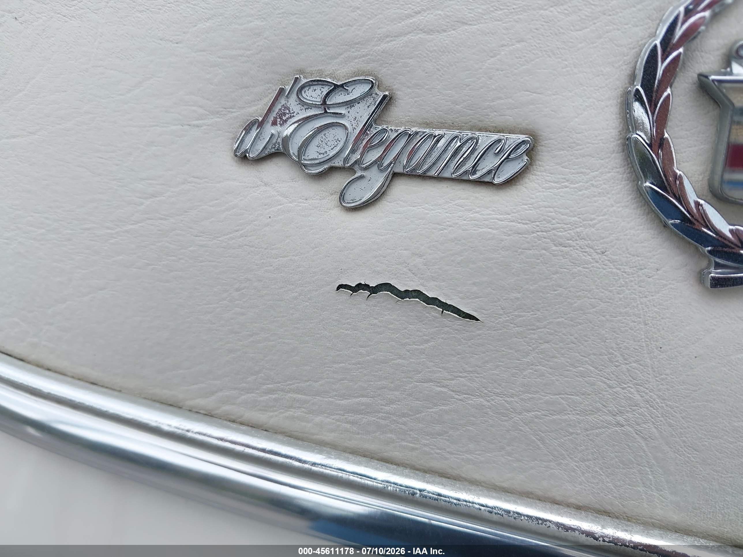 1984 Cadillac Fleetwood Brougham White vin: 1G6AW6982E9023106