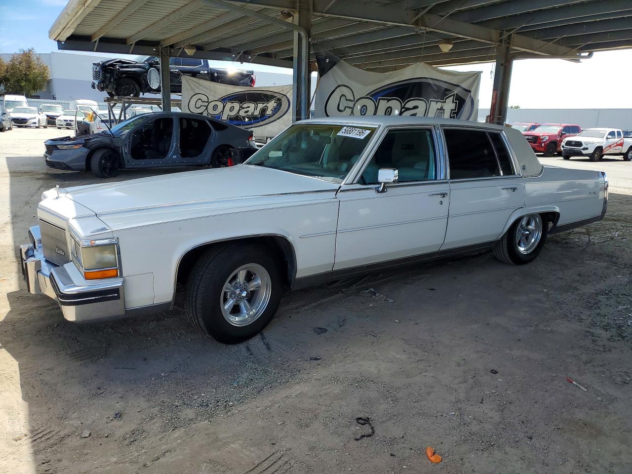 1984 Cadillac Fleetwood Brougham White vin: 1G6AW6988E9064193