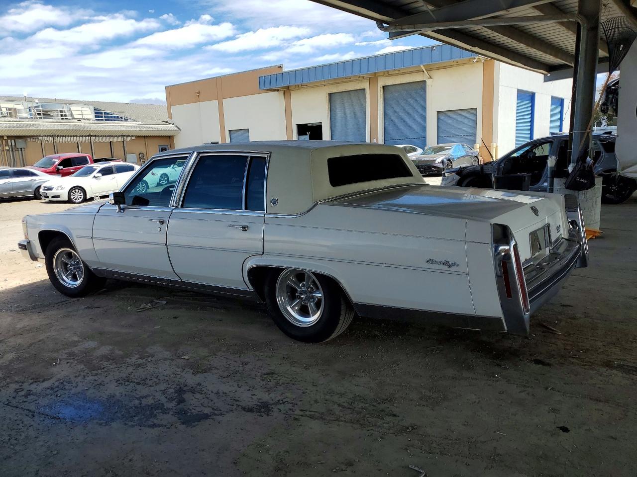 1984 Cadillac Fleetwood Brougham White vin: 1G6AW6988E9064193