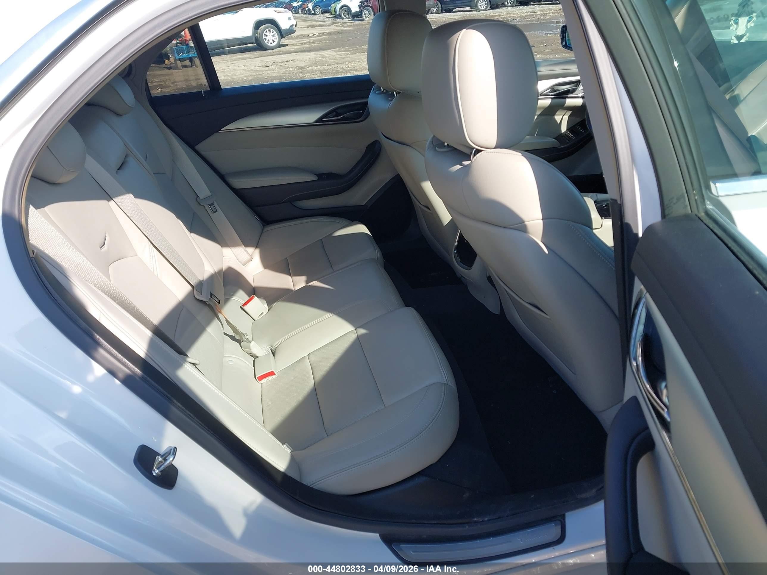 2017 Cadillac Cts Luxury Белый vin: 1G6AX5SX6H0133500