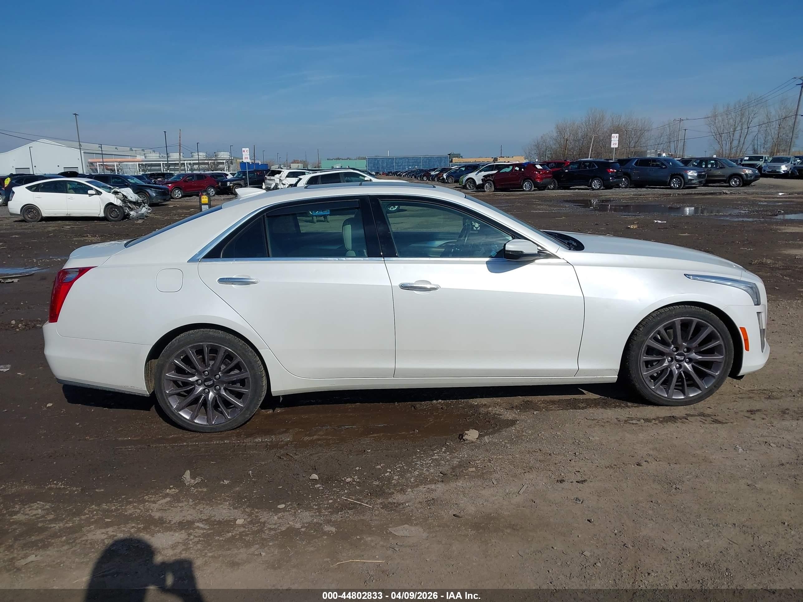 2017 Cadillac Cts Luxury Белый vin: 1G6AX5SX6H0133500