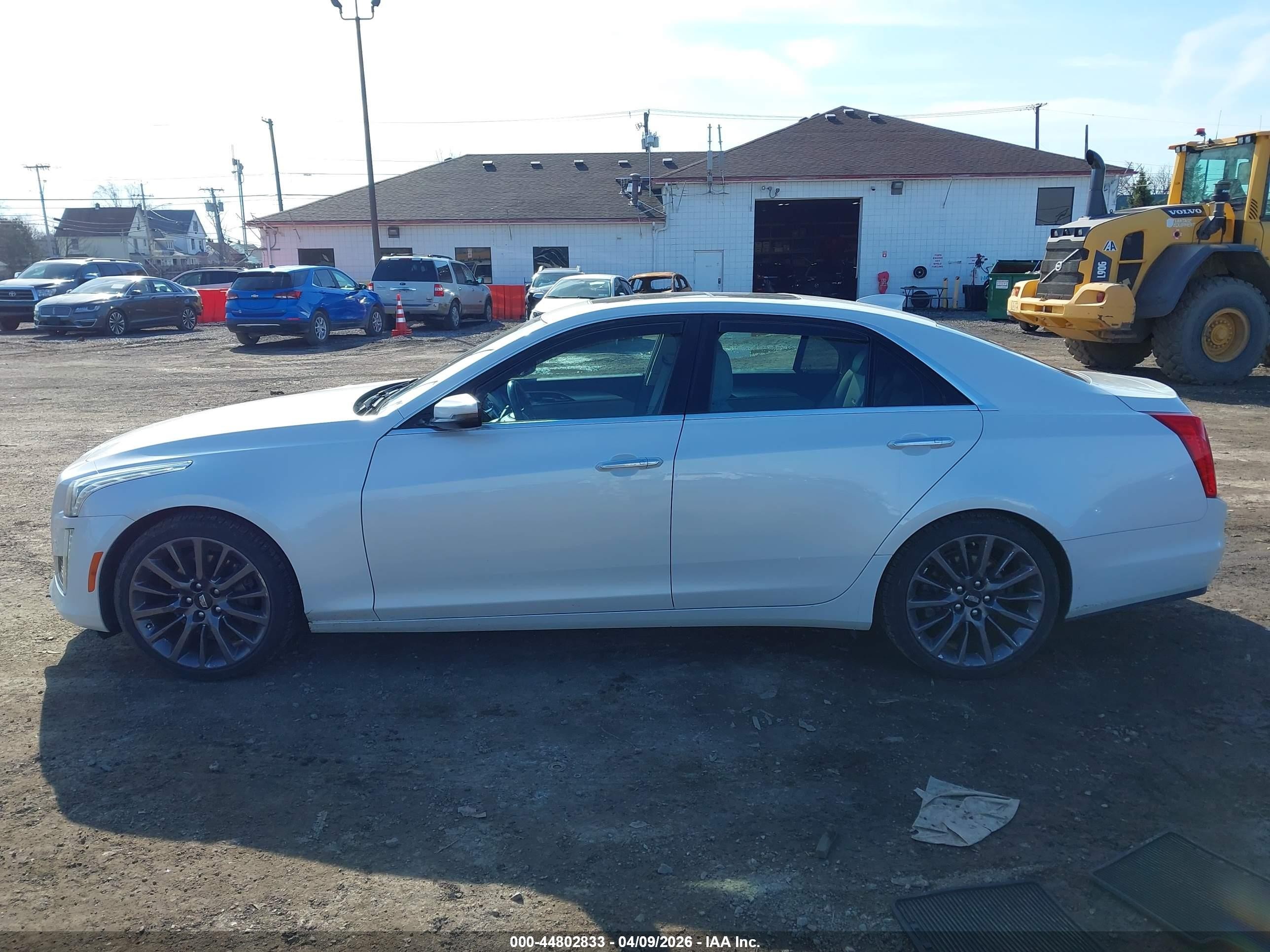 2017 Cadillac Cts Luxury Белый vin: 1G6AX5SX6H0133500