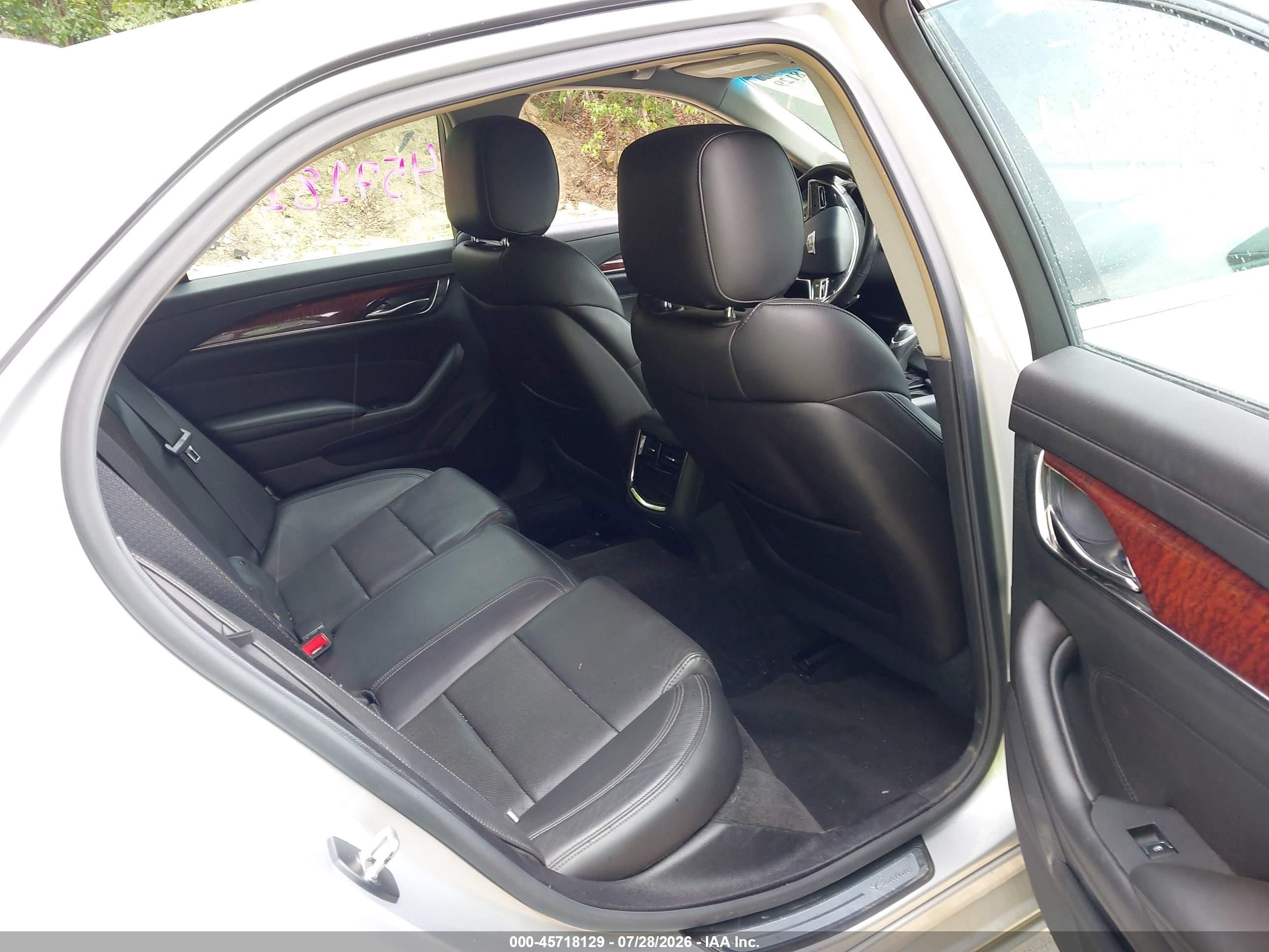 2015 Cadillac Cts Luxury Серебряный vin: 1G6AX5SXXF0106801
