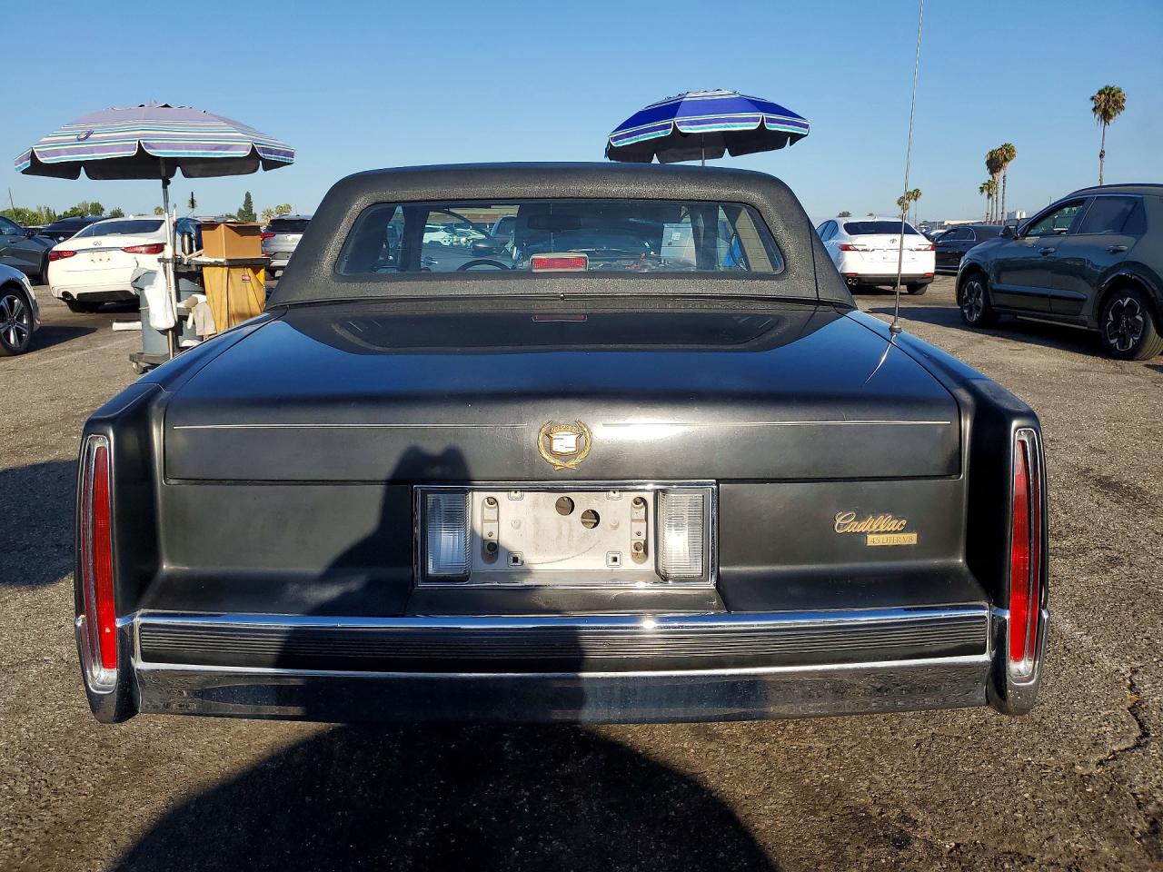 1990 Cadillac Fleetwood Black vin: 1G6CB1330L4206115
