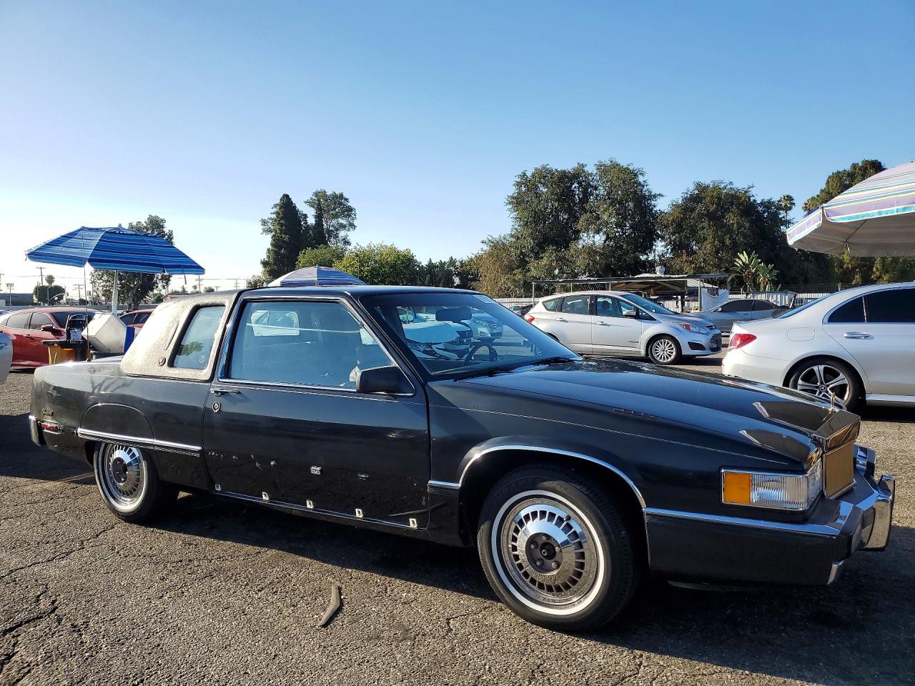 1990 Cadillac Fleetwood Black vin: 1G6CB1330L4206115