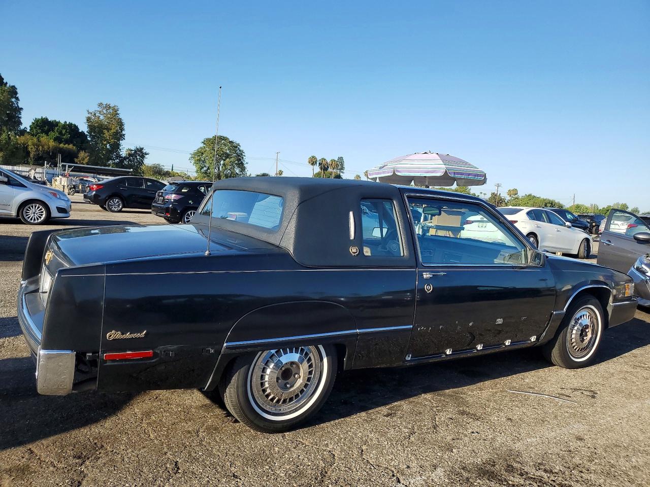 1990 Cadillac Fleetwood Black vin: 1G6CB1330L4206115