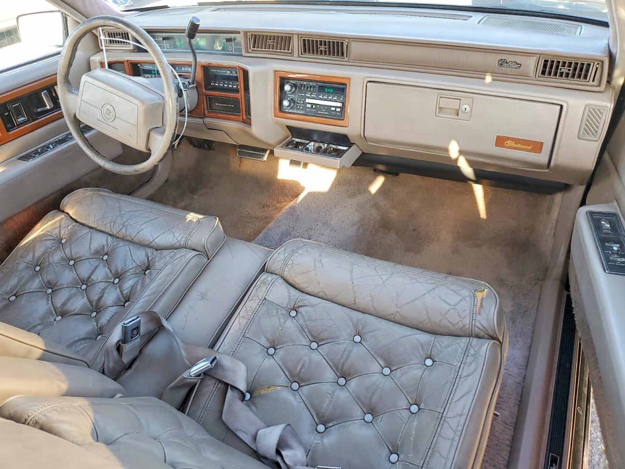 1990 Cadillac Fleetwood Black vin: 1G6CB1330L4206115