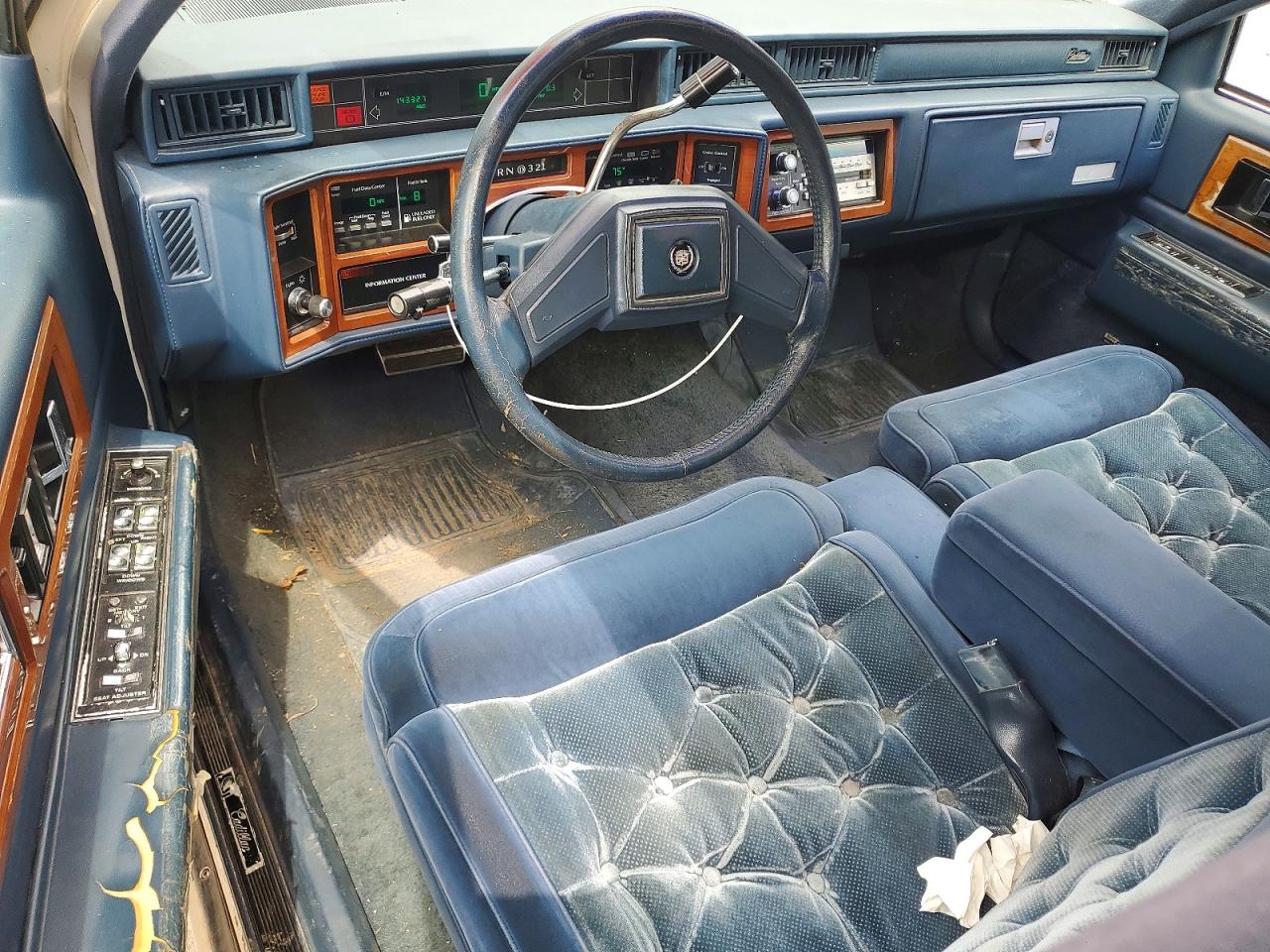 1989 Cadillac Fleetwood White vin: 1G6CB5155K4271195