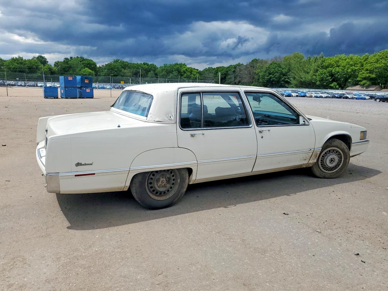 1989 Cadillac Fleetwood White vin: 1G6CB5155K4271195