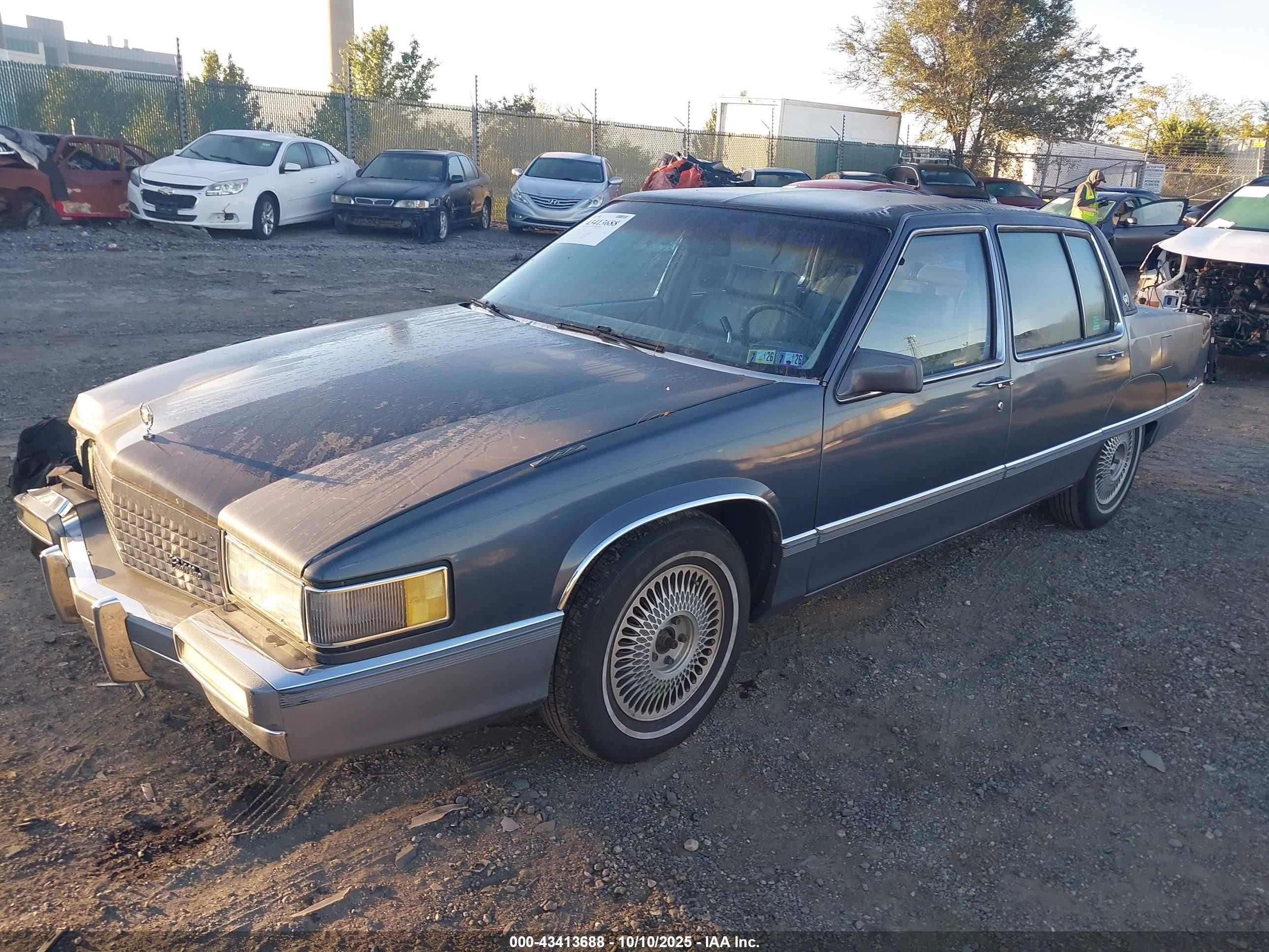 1990 Cadillac Fleetwood   Gray vin: 1G6CB5335L4366689