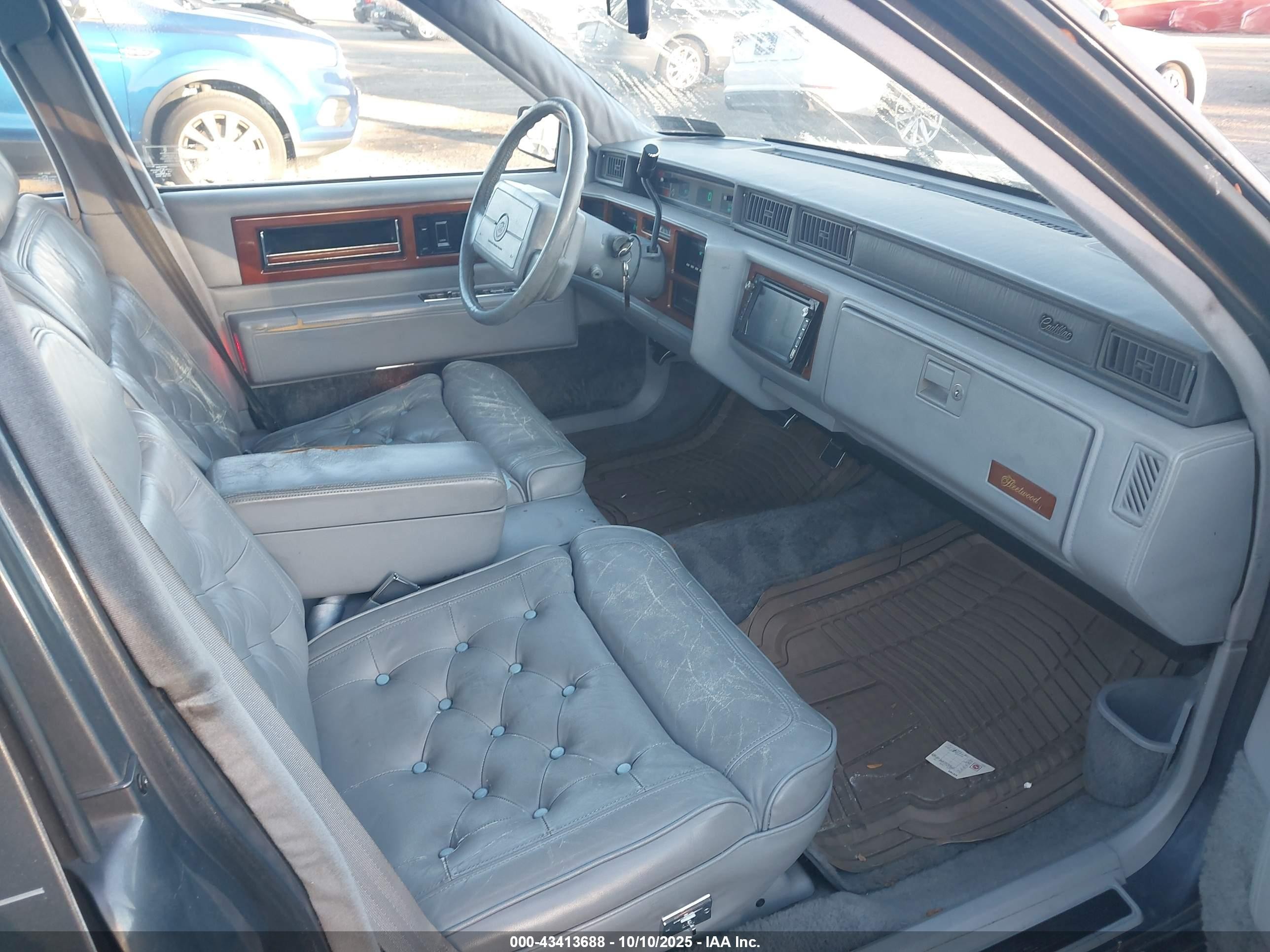 1990 Cadillac Fleetwood   Gray vin: 1G6CB5335L4366689