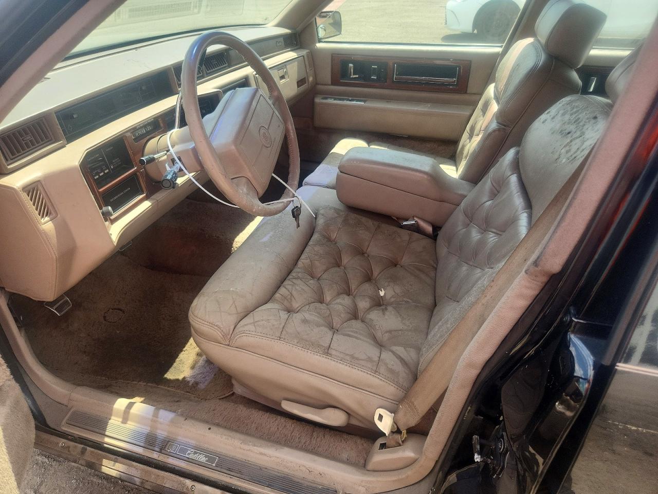 1991 Cadillac Fleetwood Black vin: 1G6CB53B5M4319350