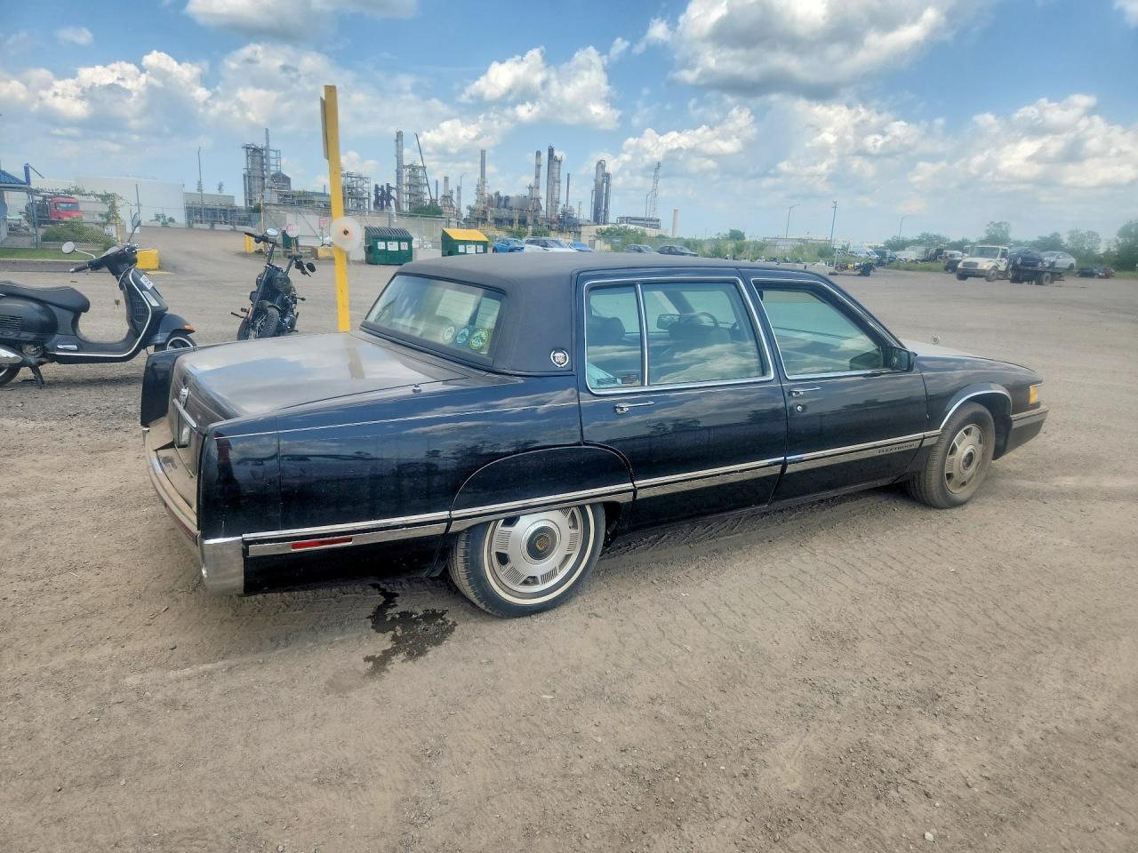1991 Cadillac Fleetwood Black vin: 1G6CB53B5M4319350