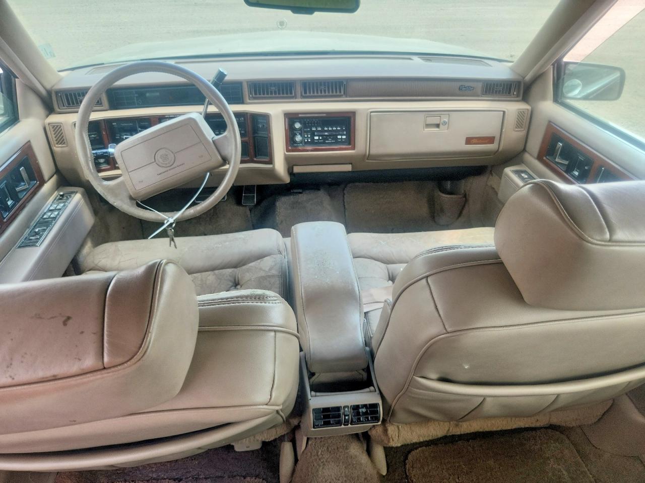 1991 Cadillac Fleetwood Black vin: 1G6CB53B5M4319350